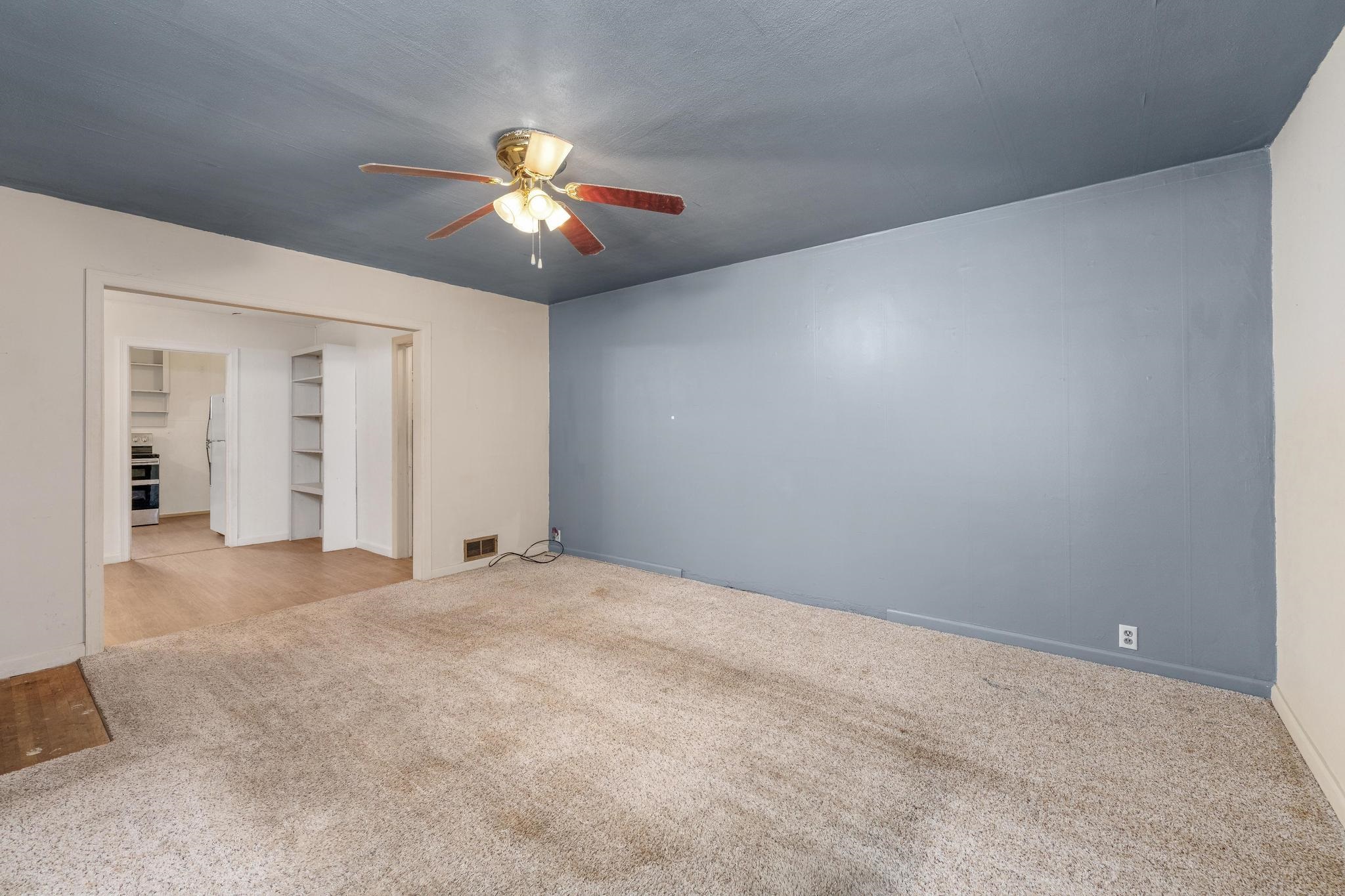 208 S Birch Property Photo 2