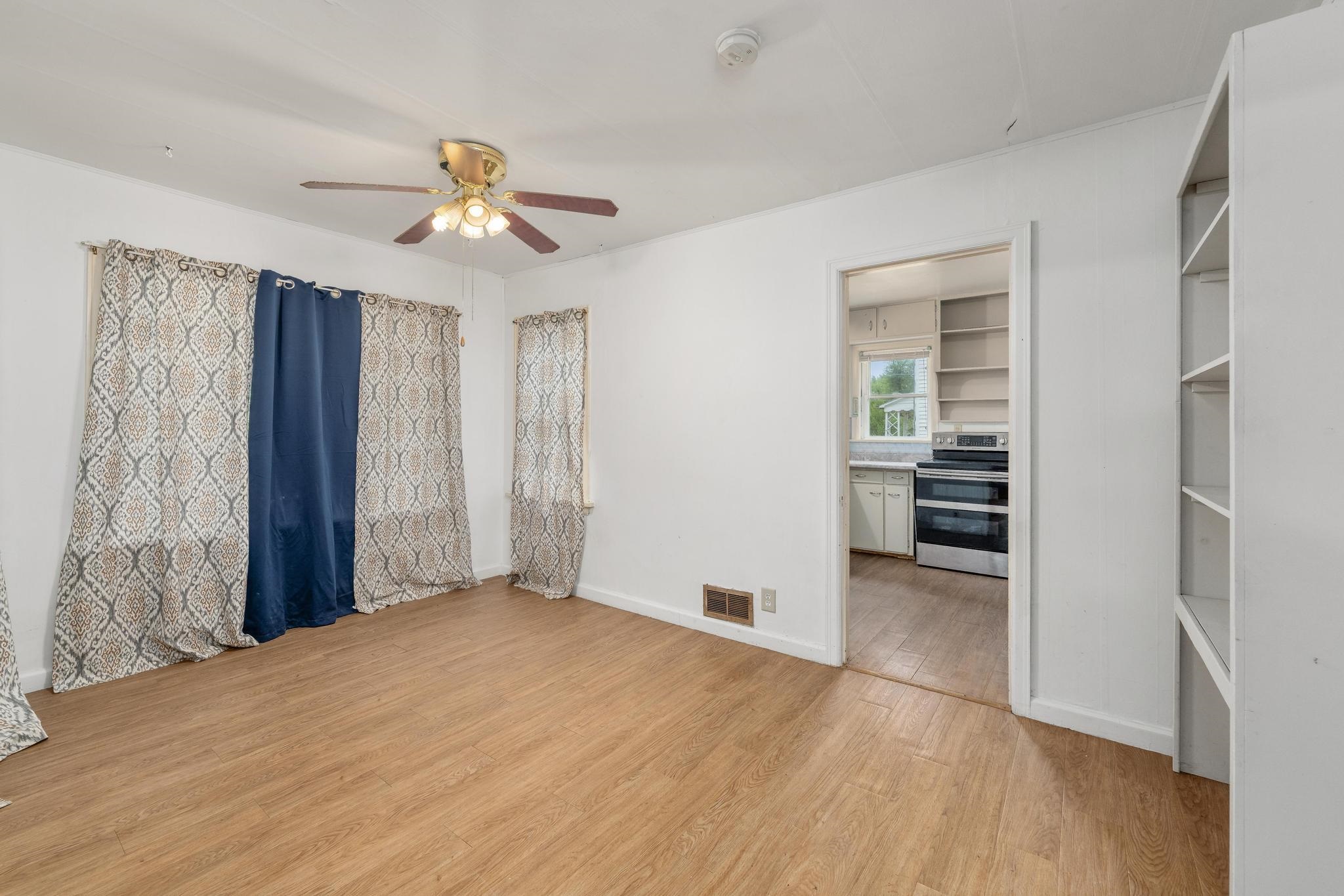 208 S Birch Property Photo 5