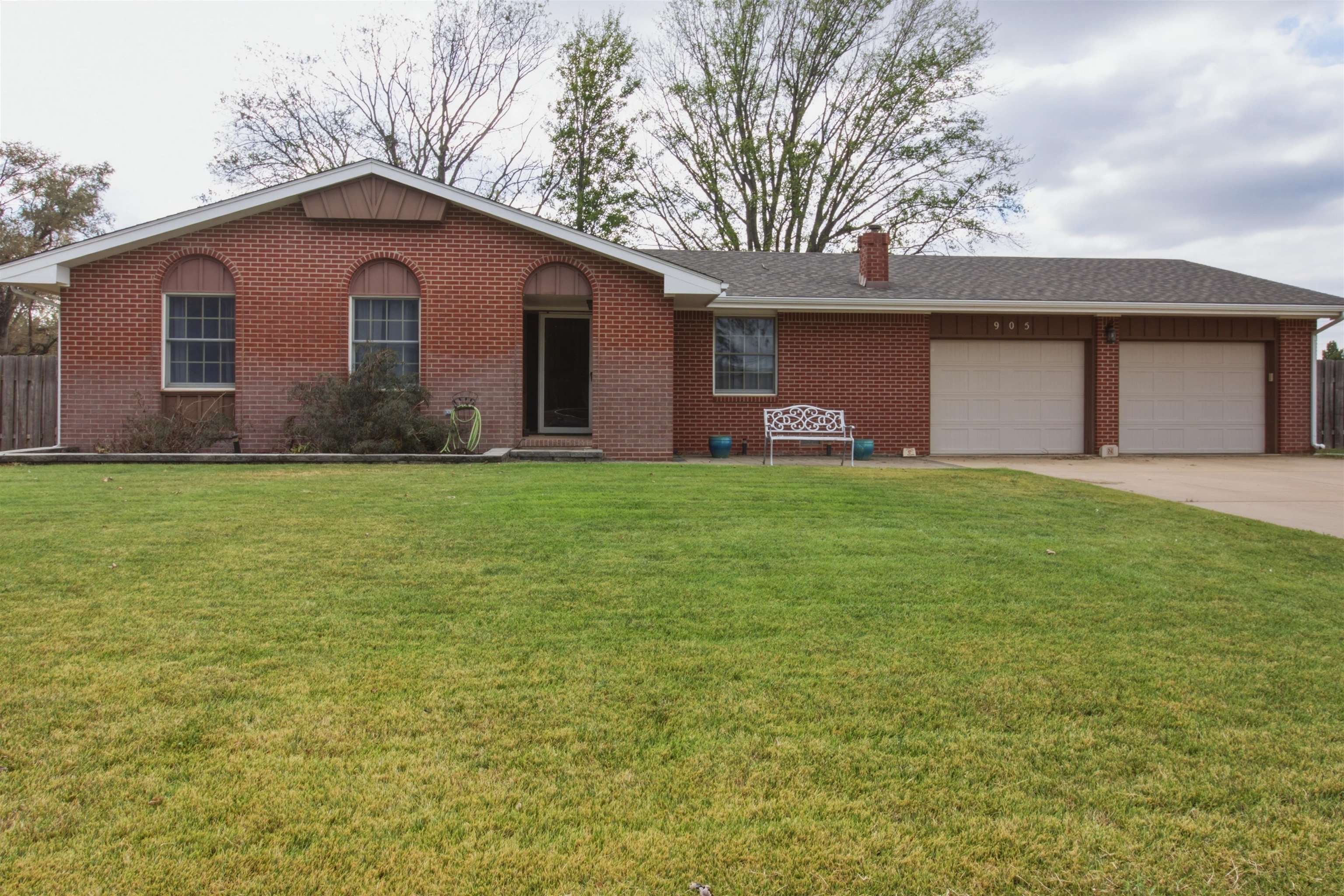 905 Loomis Property Photo 1