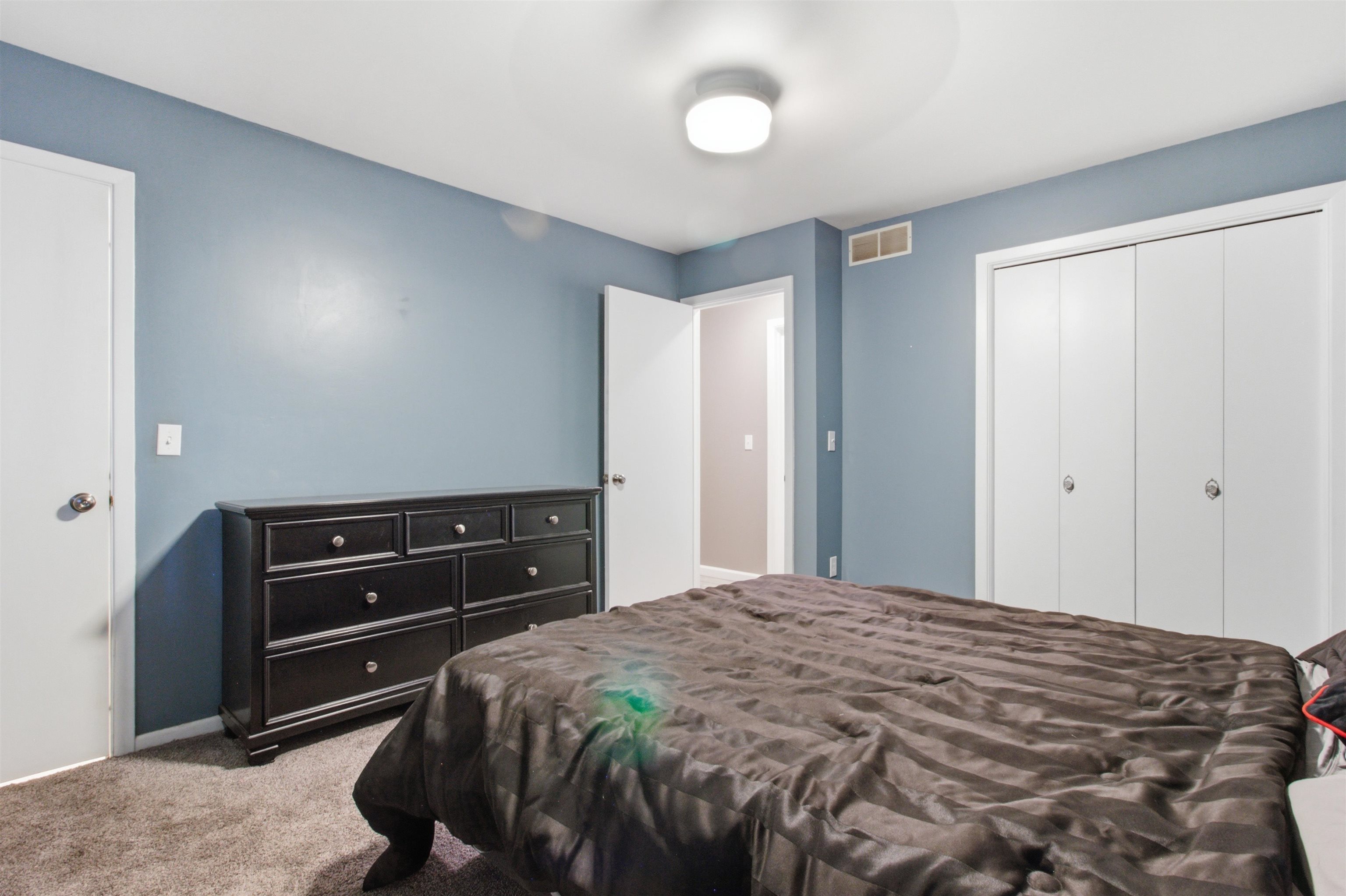 905 Loomis Property Photo 10