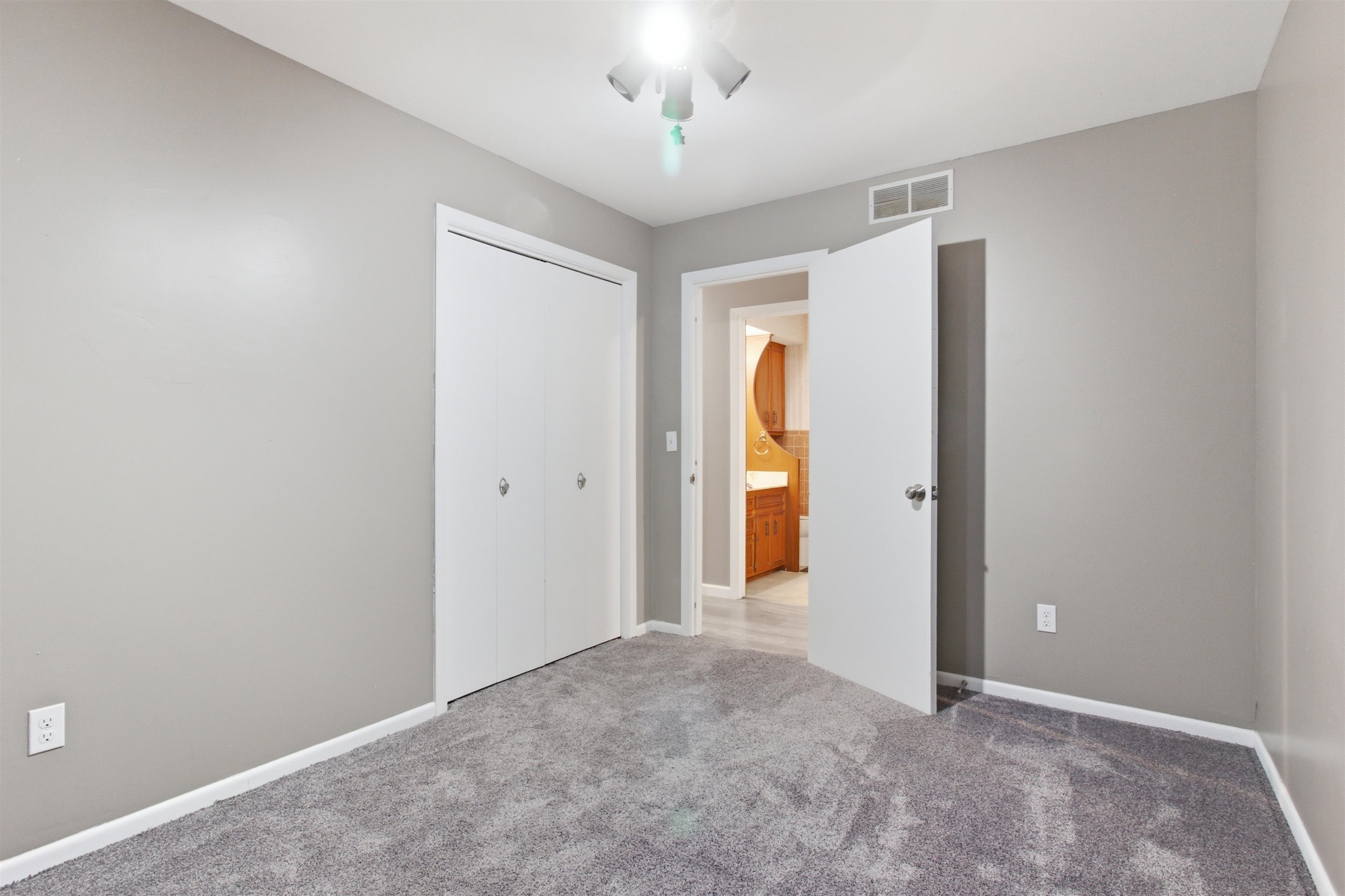 905 Loomis Property Photo 12