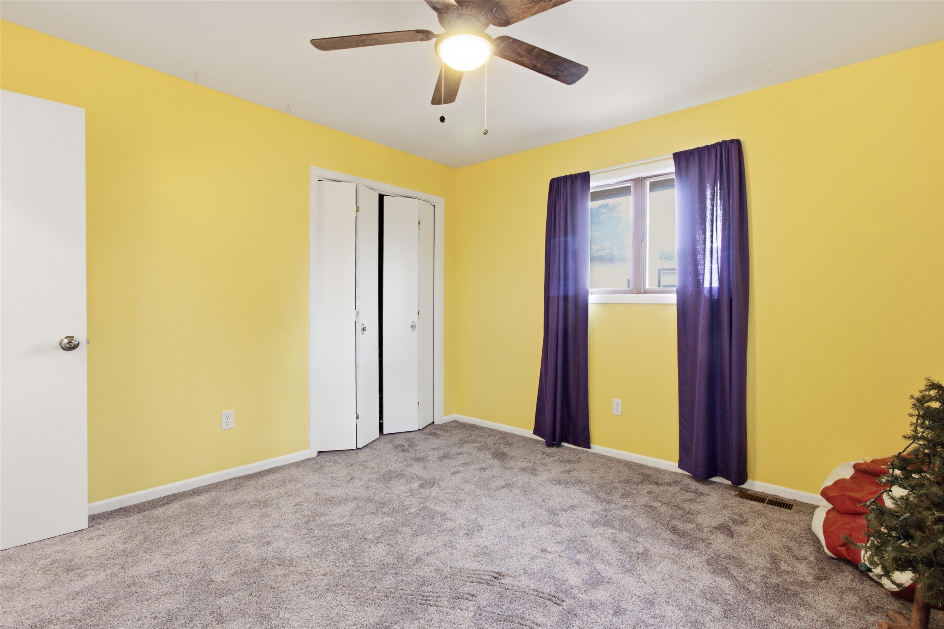 905 Loomis Property Photo 14