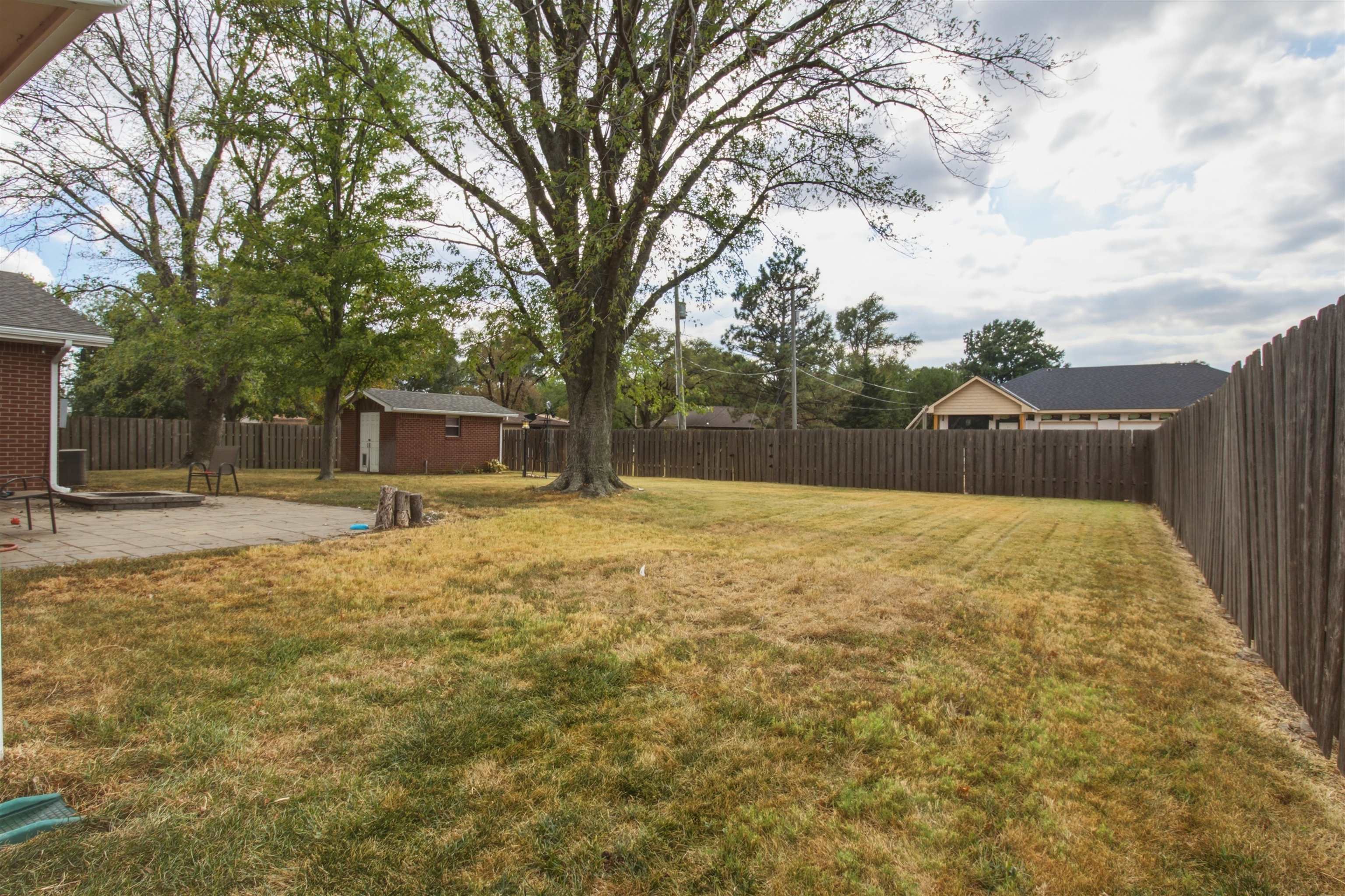 905 Loomis Property Photo 20