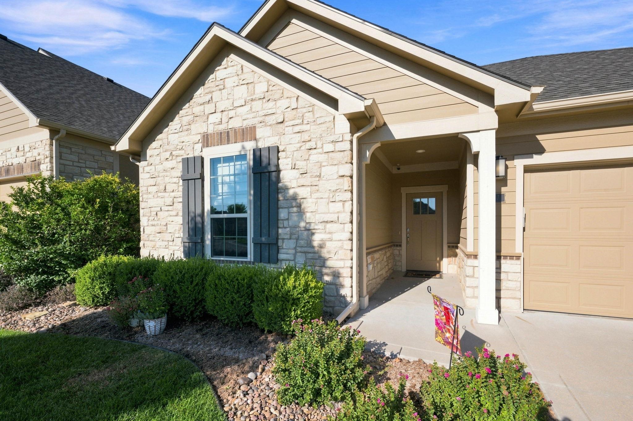 1237 S Nineiron Property Photo 3