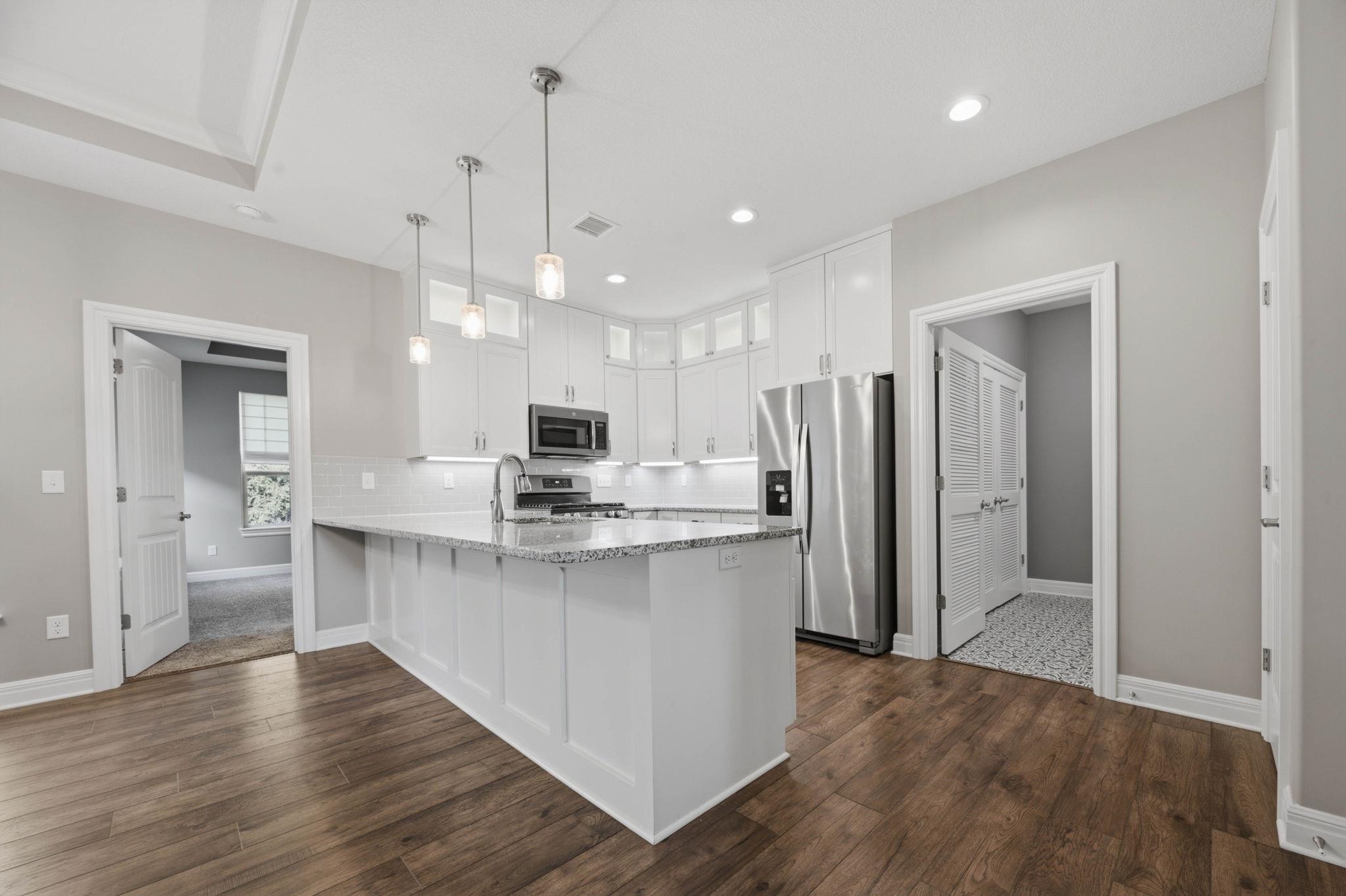 1237 S Nineiron Property Photo 4