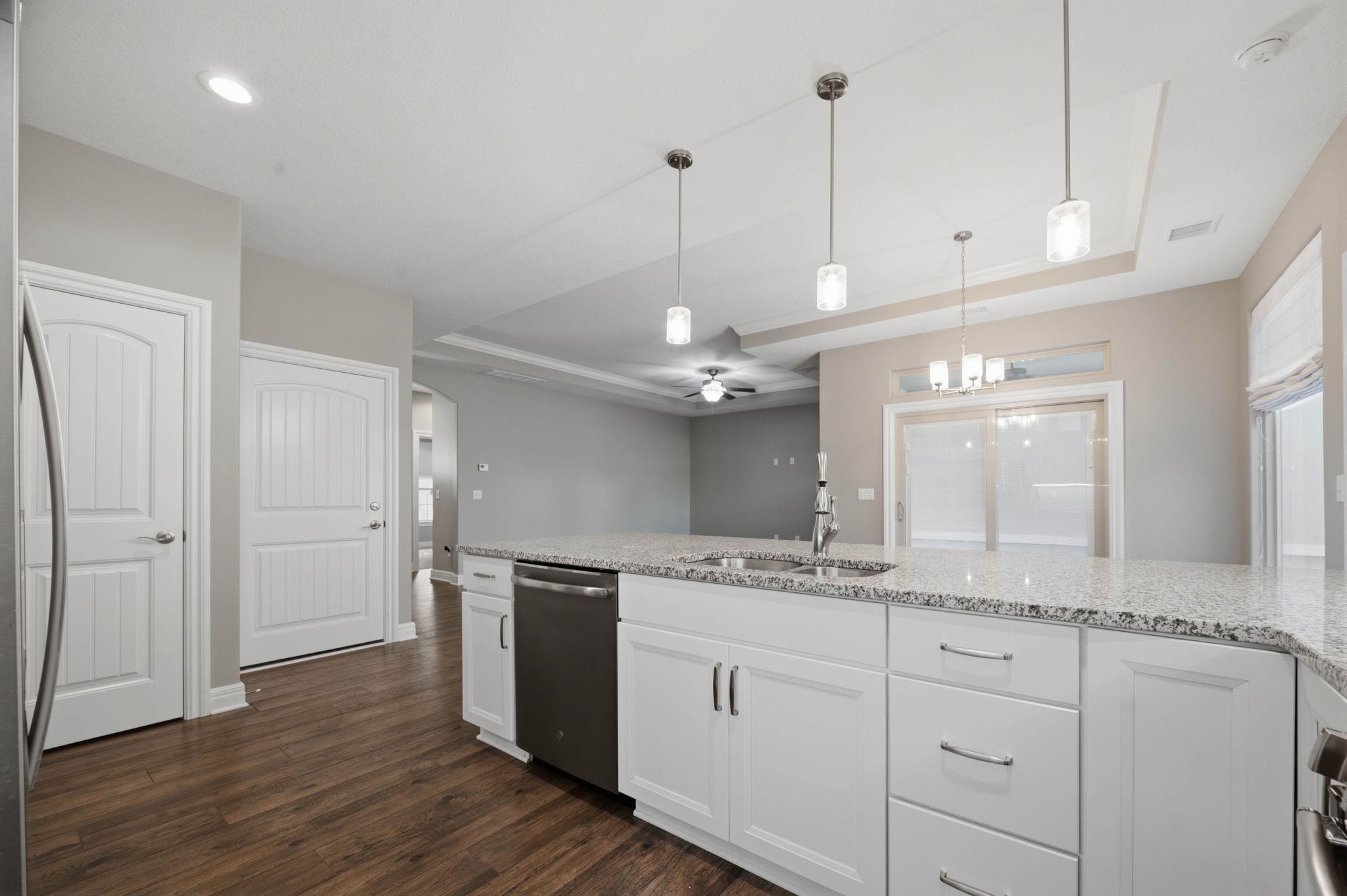 1237 S Nineiron Property Photo 6