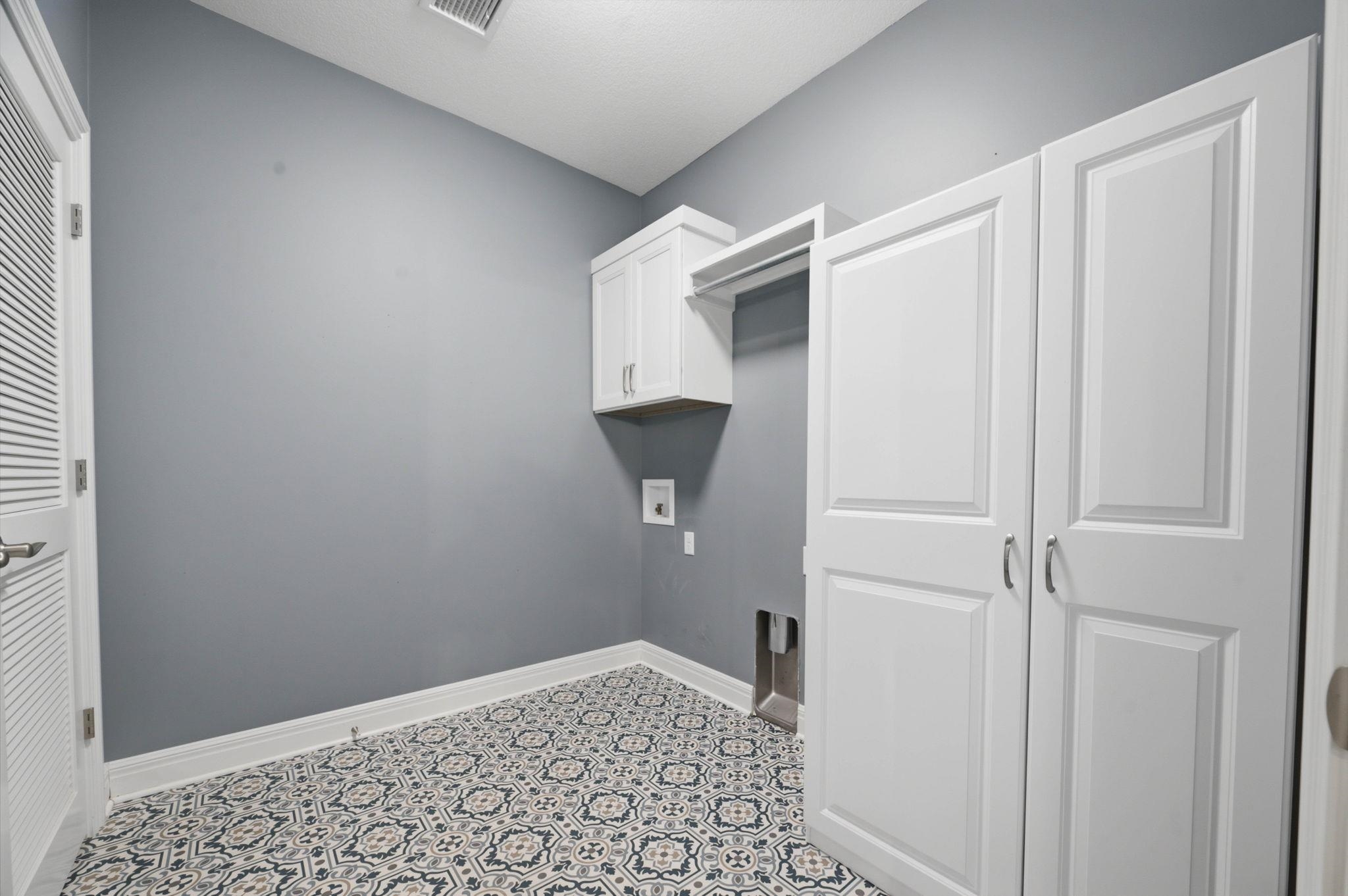 1237 S Nineiron Property Photo 11
