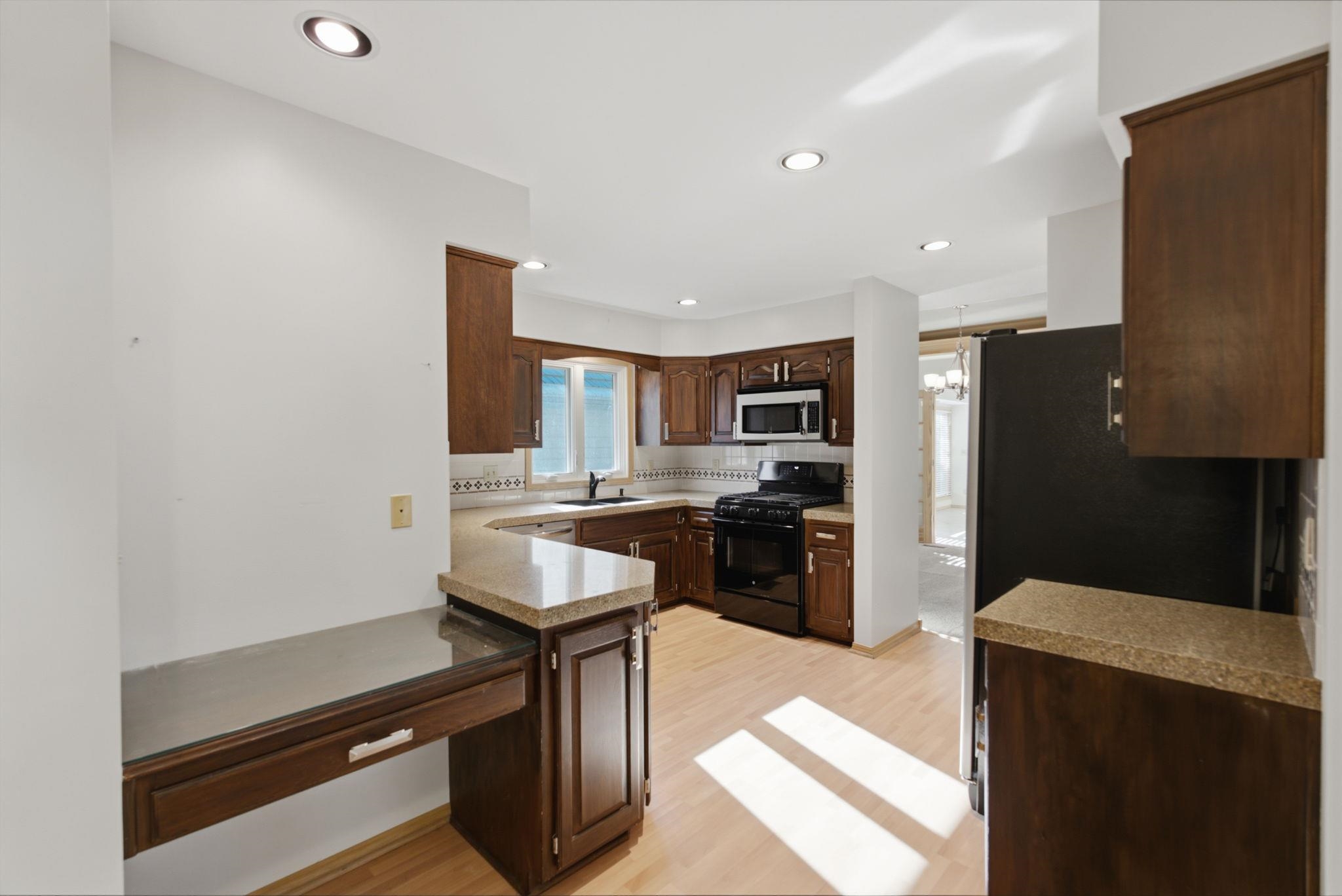 8913 E Bradford Cir Property Photo 12