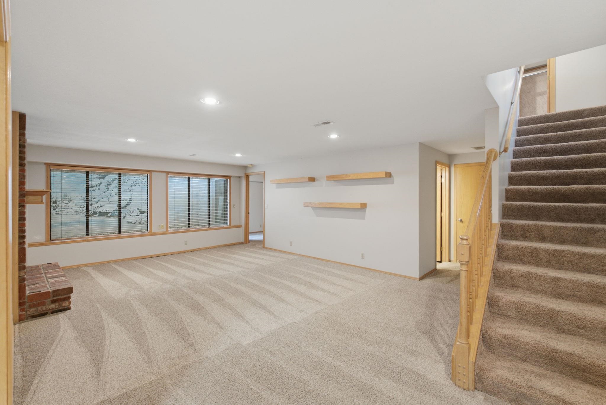 8913 E Bradford Cir Property Photo 23
