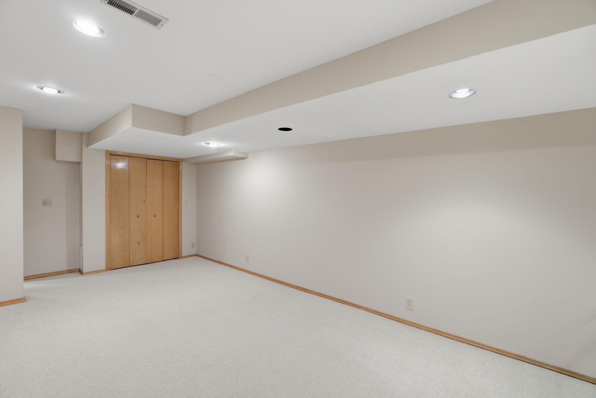 8913 E Bradford Cir Property Photo 31