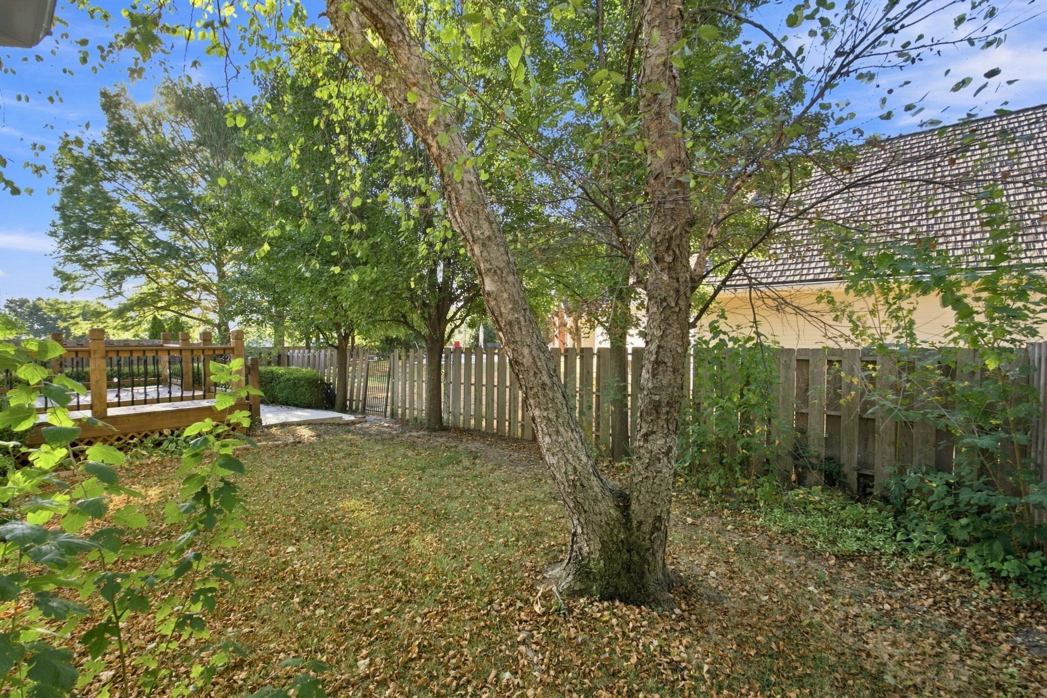 8913 E Bradford Cir Property Photo 36