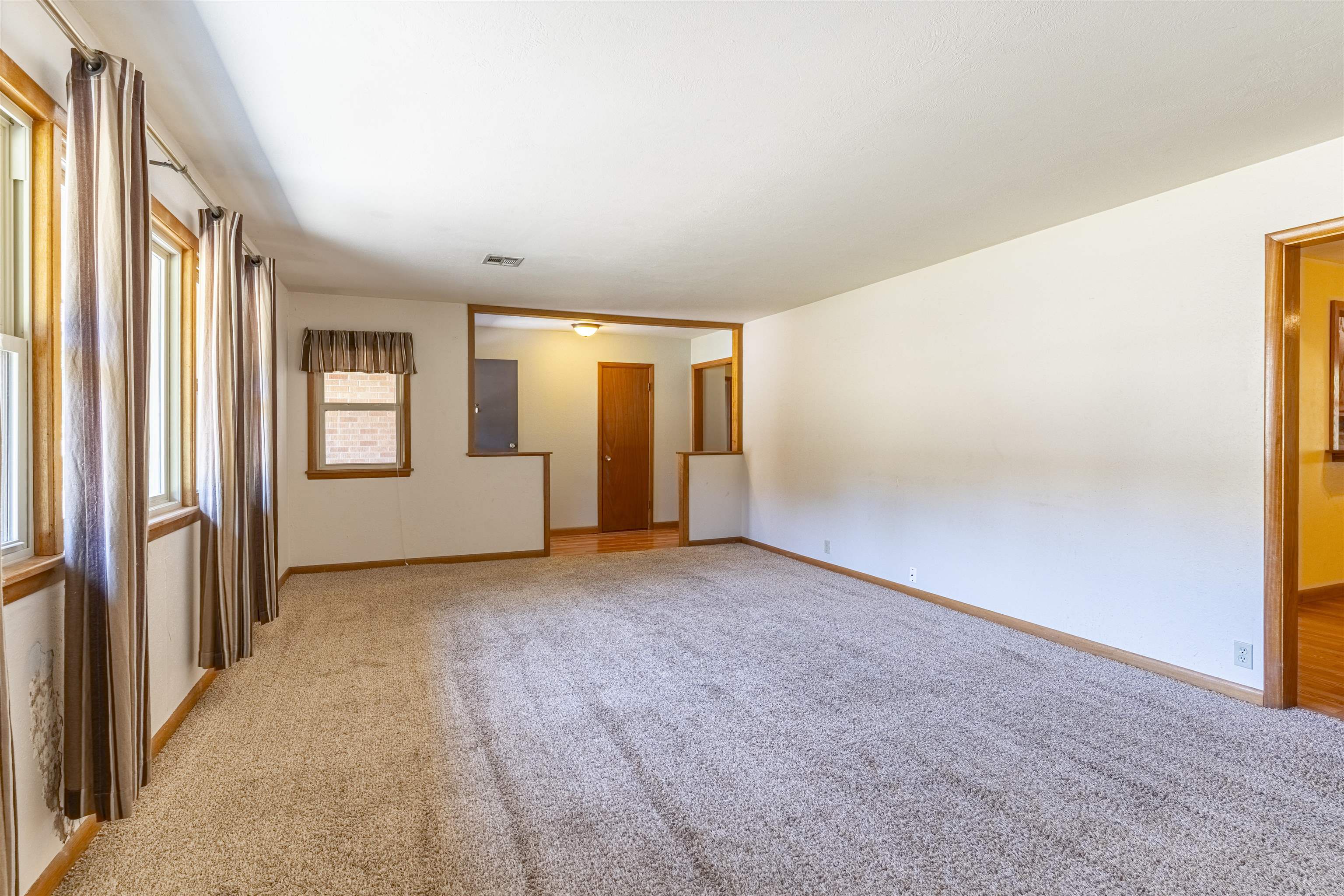 225 Highland Dr. Property Photo 6