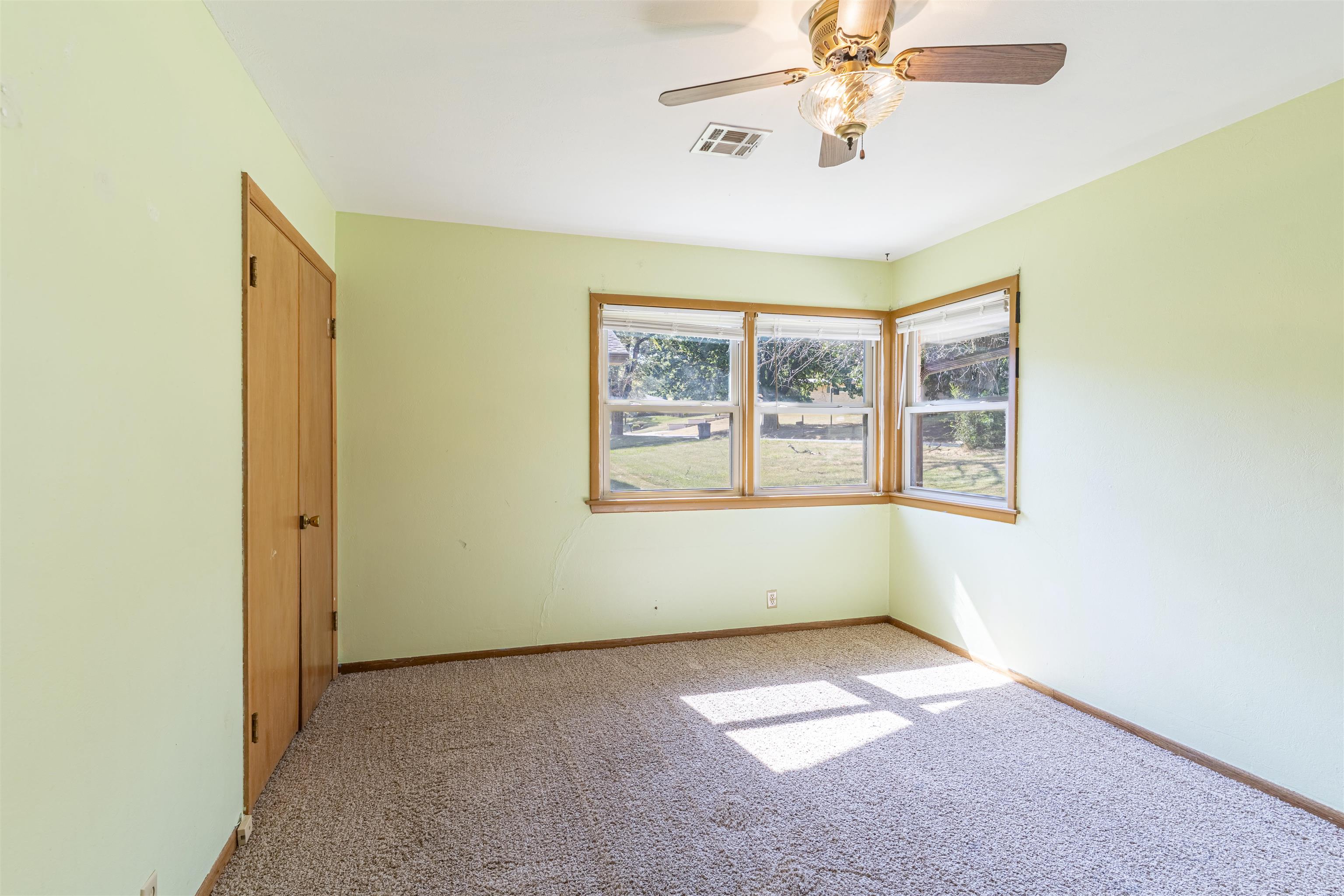 225 Highland Dr. Property Photo 16