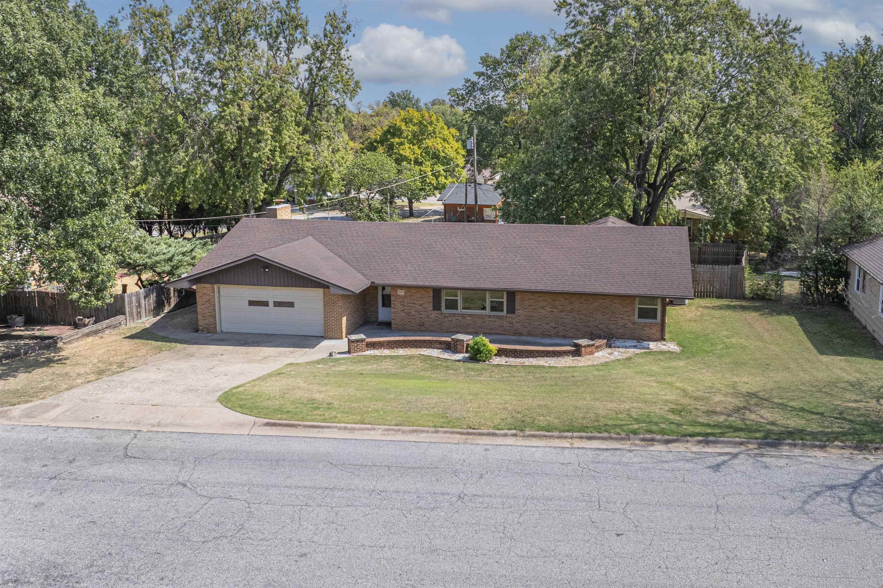 225 Highland Dr. Property Photo 33