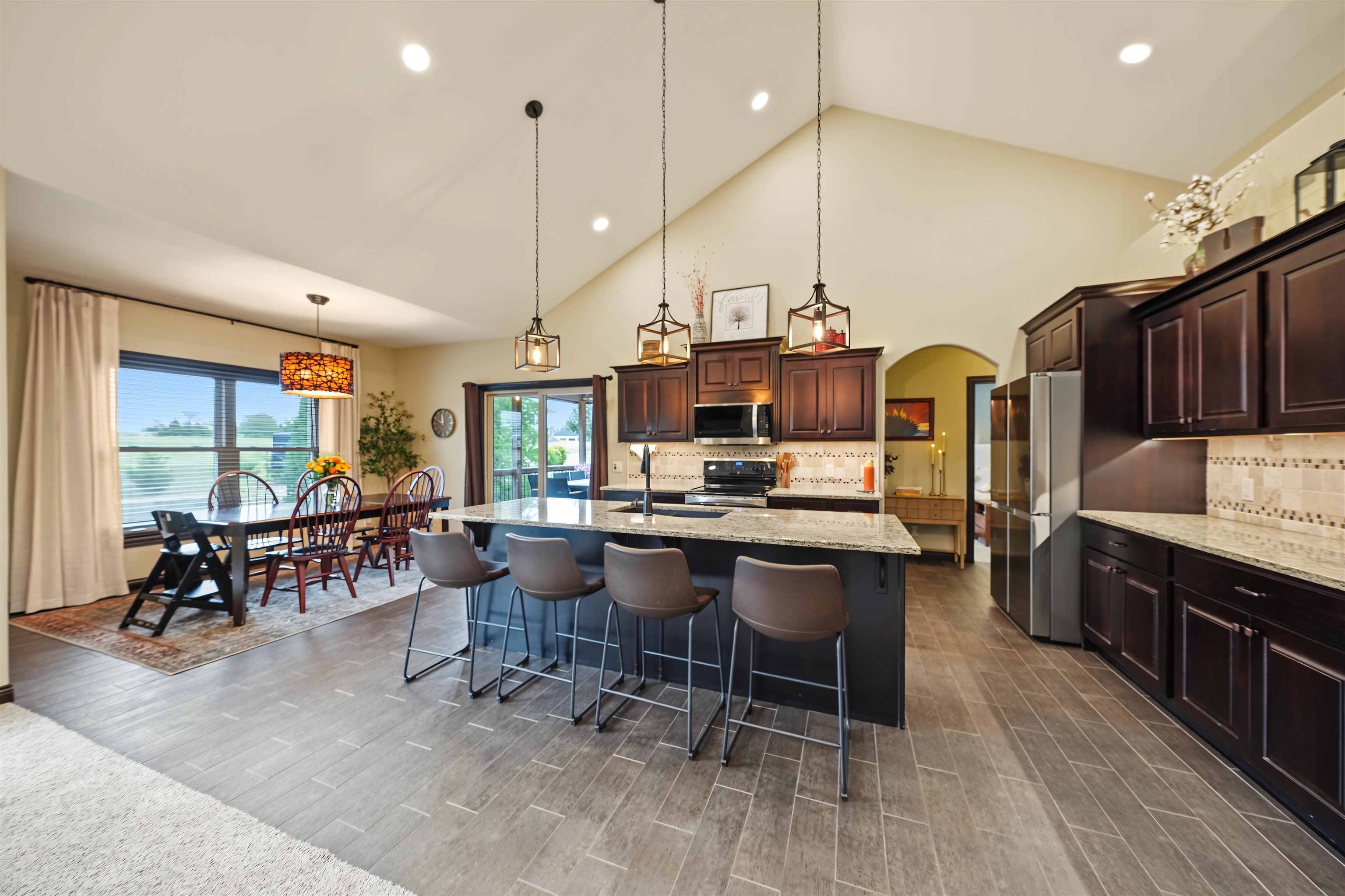 2310 Pinecrest Cr Property Photo 9