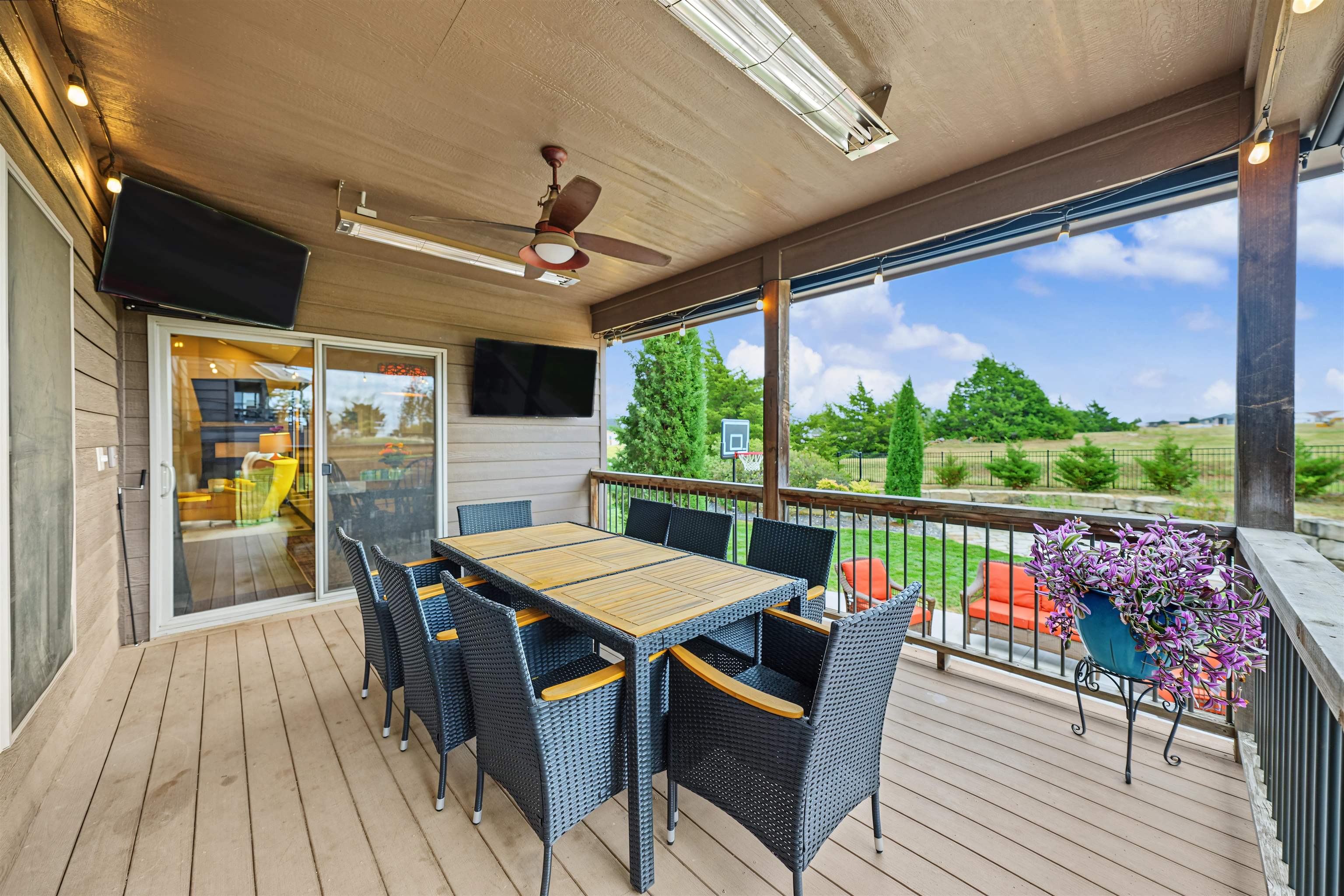 2310 Pinecrest Cr Property Photo 29
