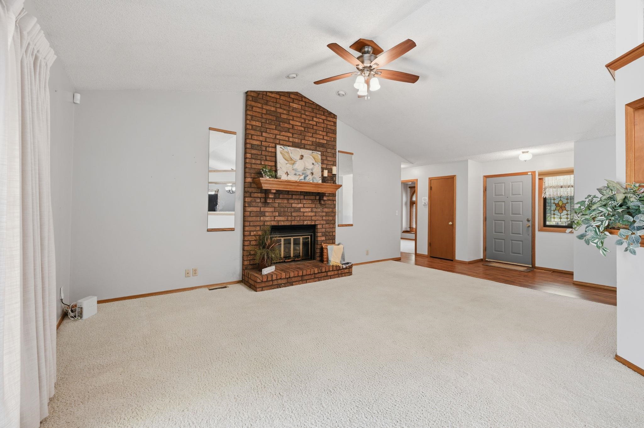 11604 W Taylor Property Photo 2