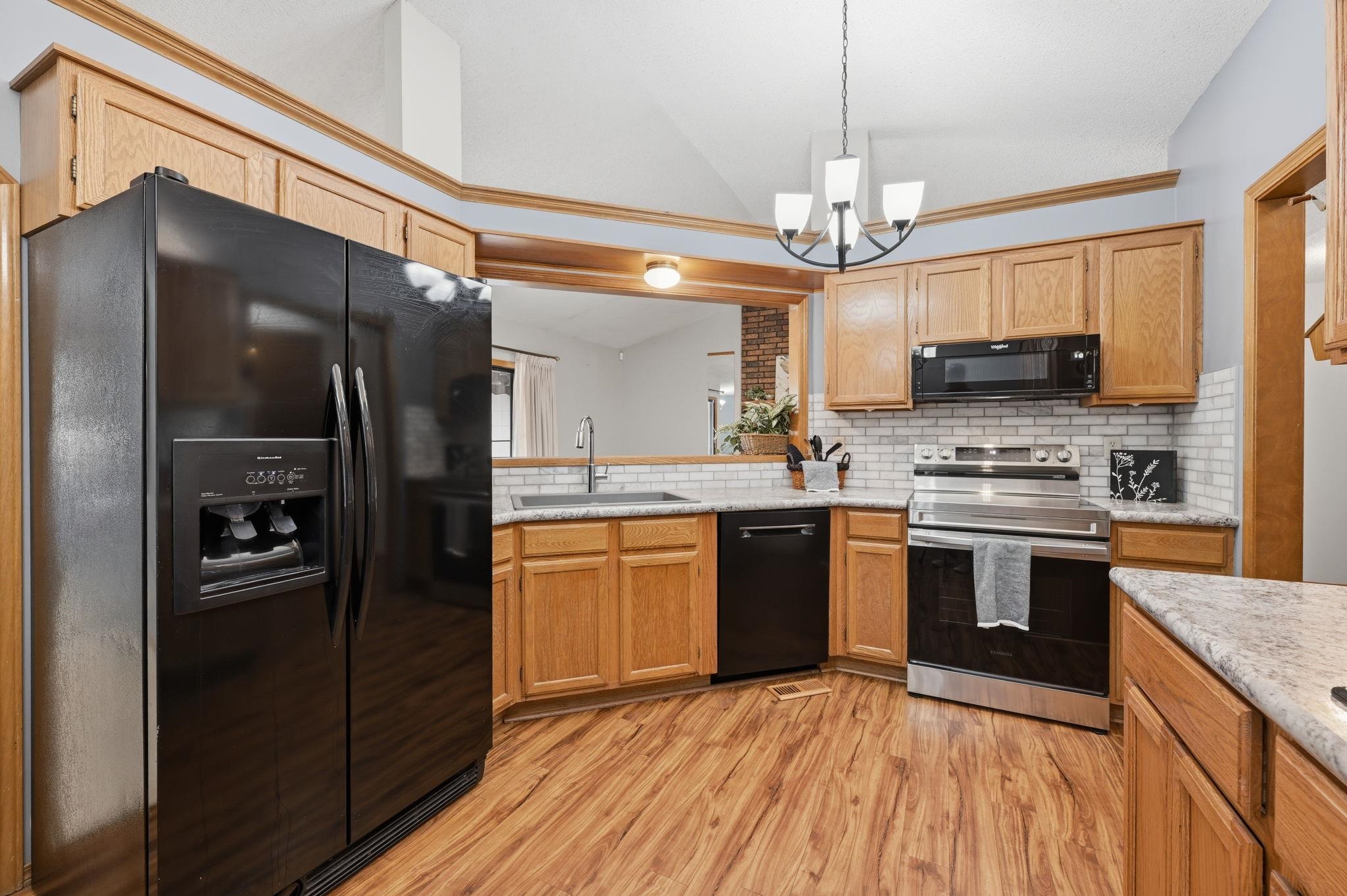 11604 W Taylor Property Photo 7