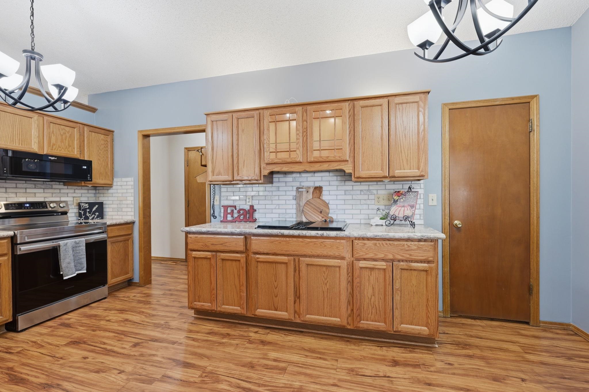 11604 W Taylor Property Photo 9