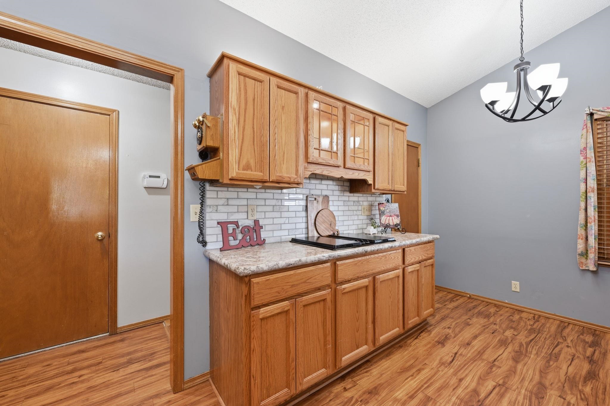 11604 W Taylor Property Photo 11