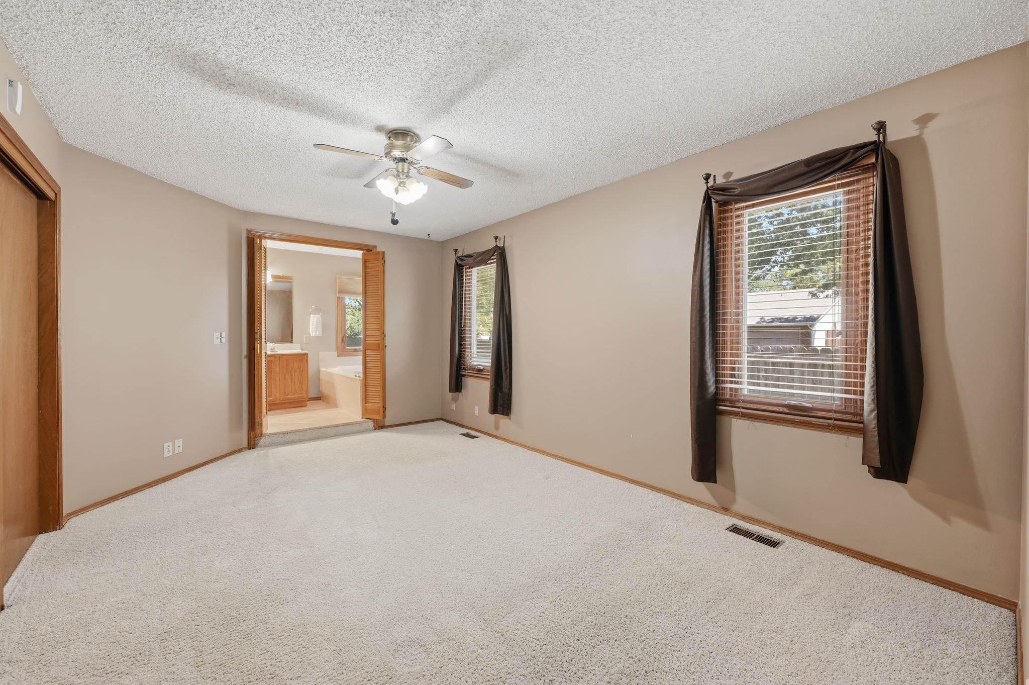 11604 W Taylor Property Photo 13