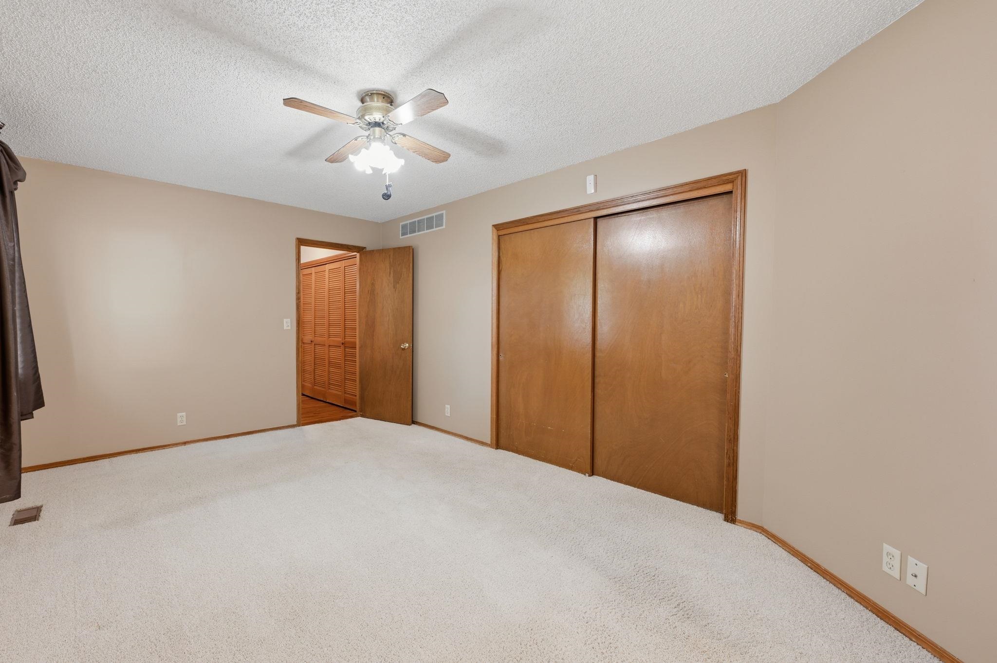 11604 W Taylor Property Photo 14