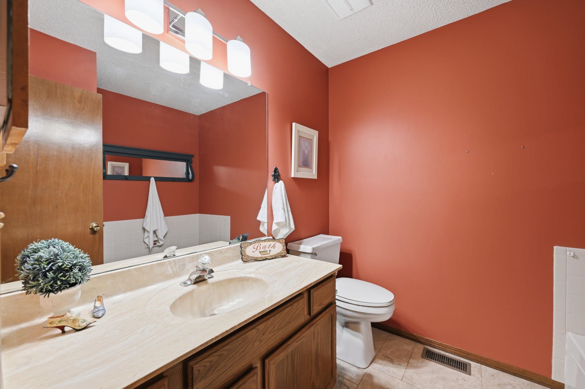 11604 W Taylor Property Photo 17