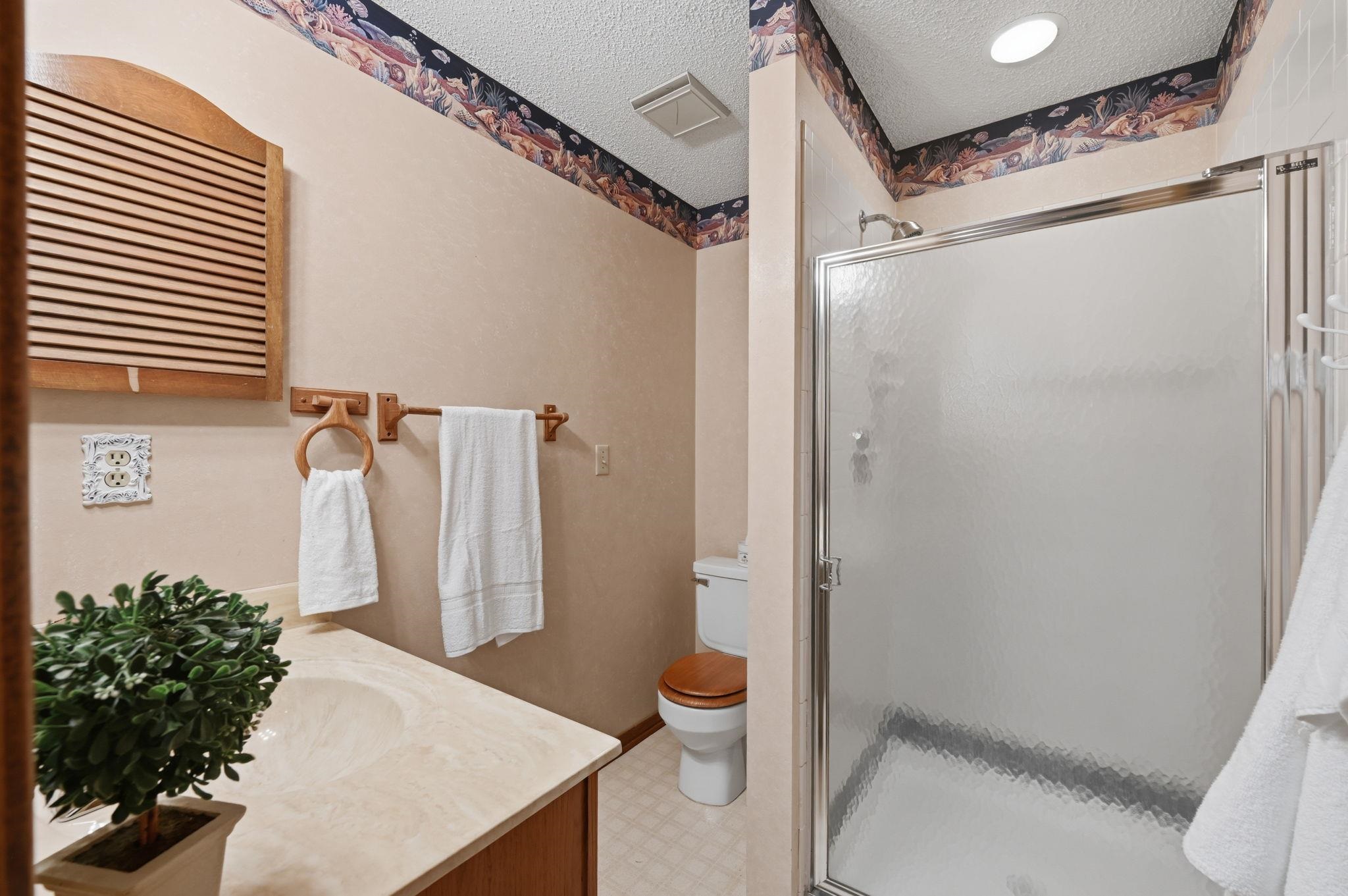 11604 W Taylor Property Photo 23