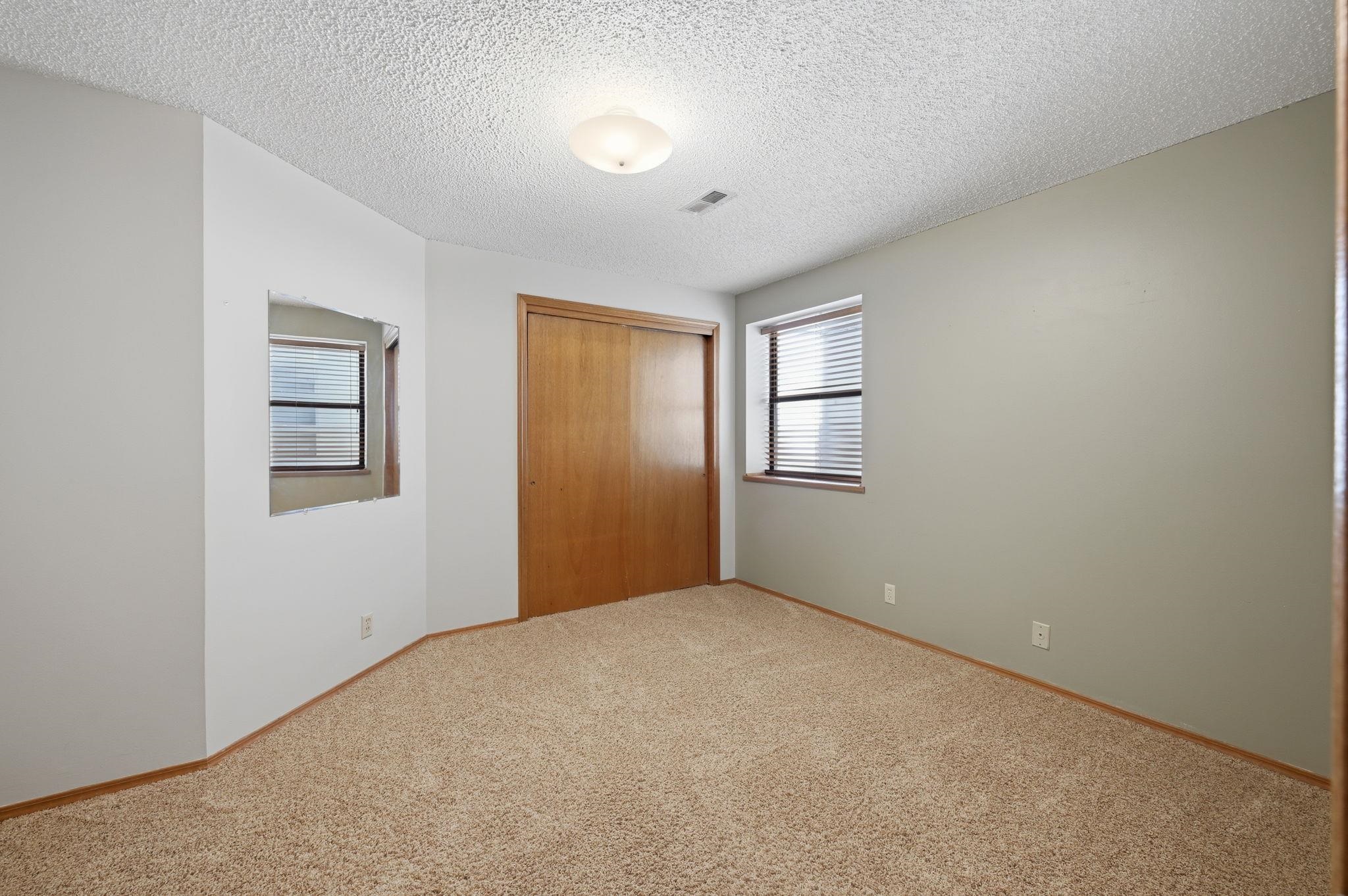 11604 W Taylor Property Photo 25