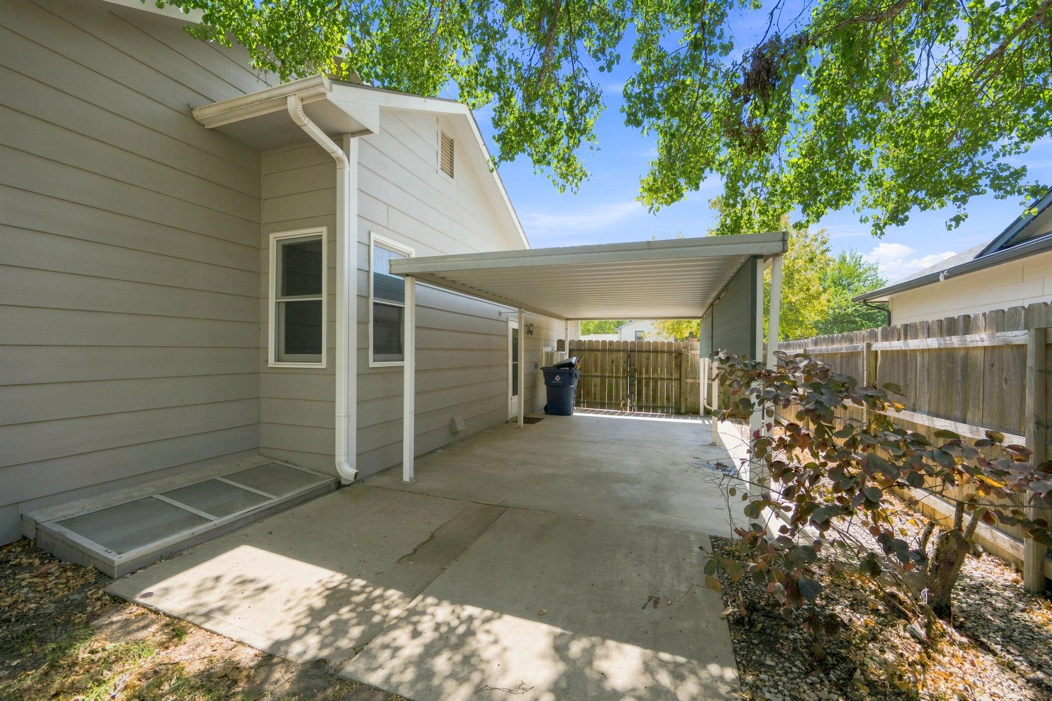 11604 W Taylor Property Photo 28