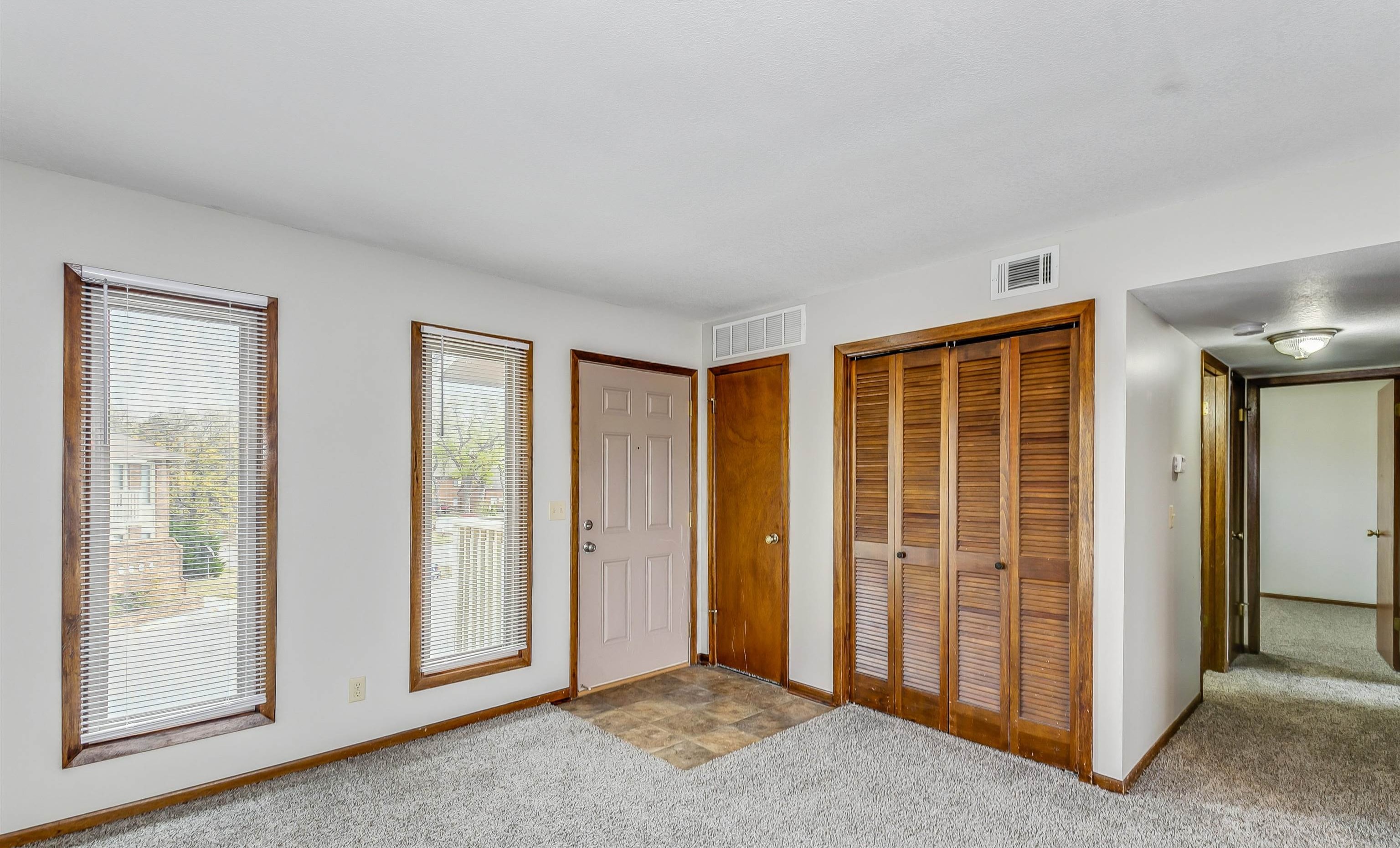 6808 W Par Lane Property Photo 2