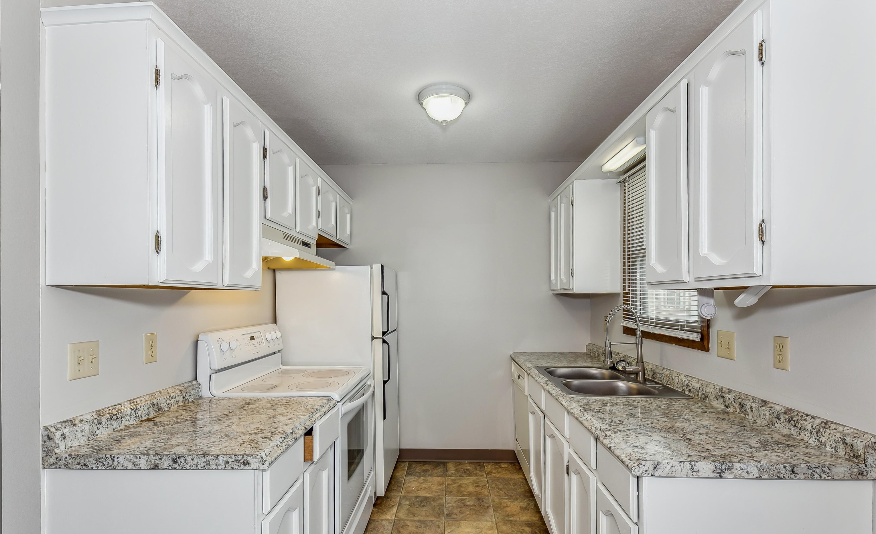6808 W Par Lane Property Photo 5