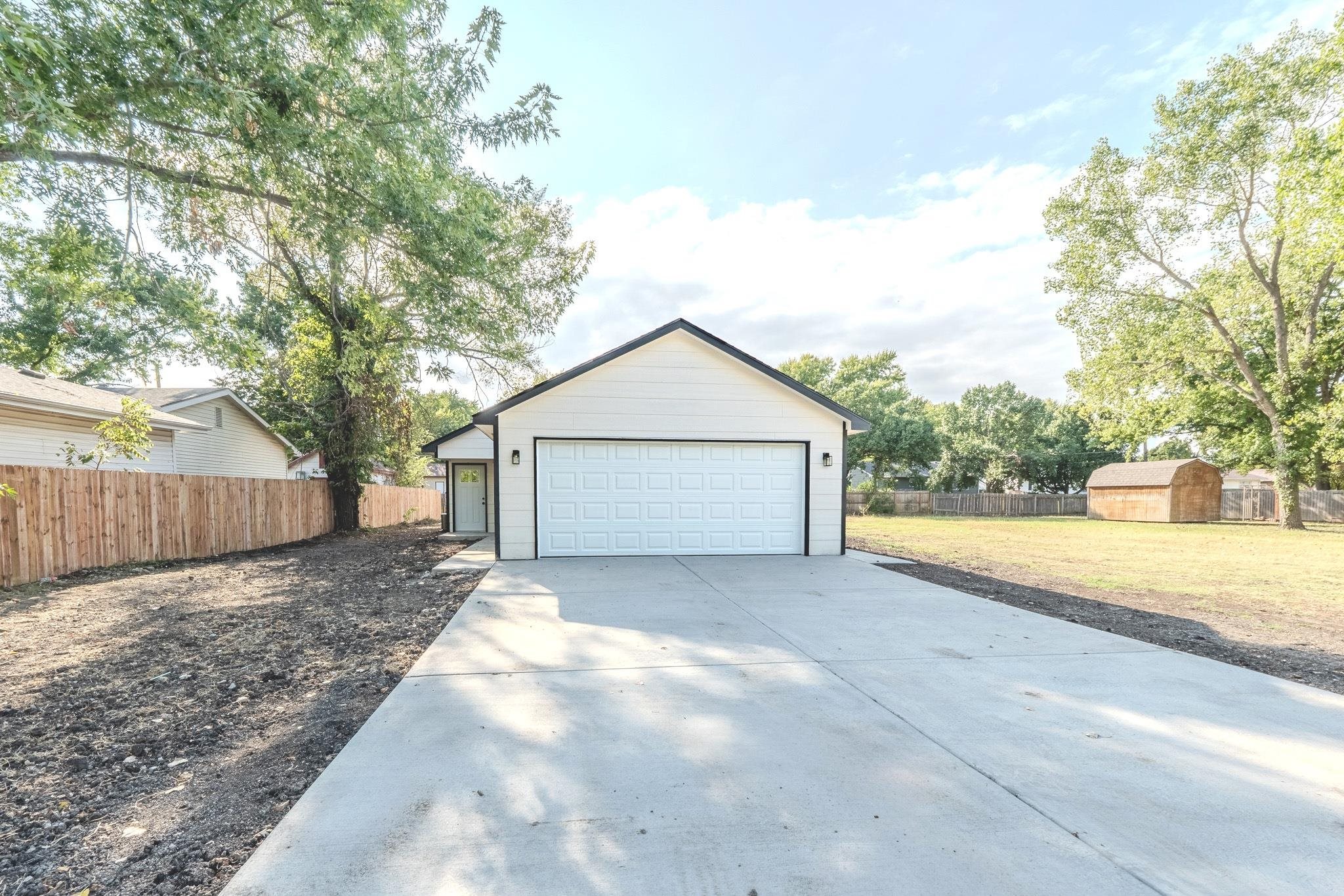 917 N Lulu St Property Photo 1