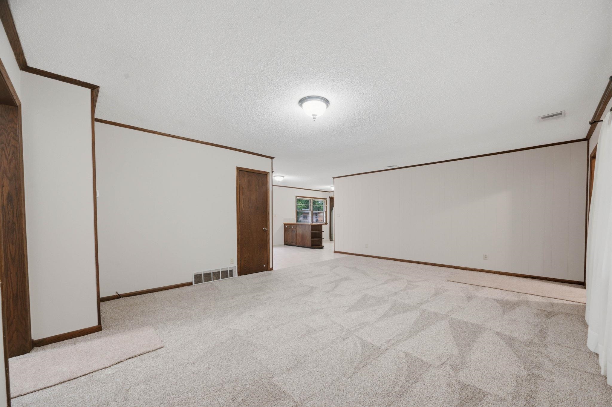 7826 W Quail Ln Property Photo 5