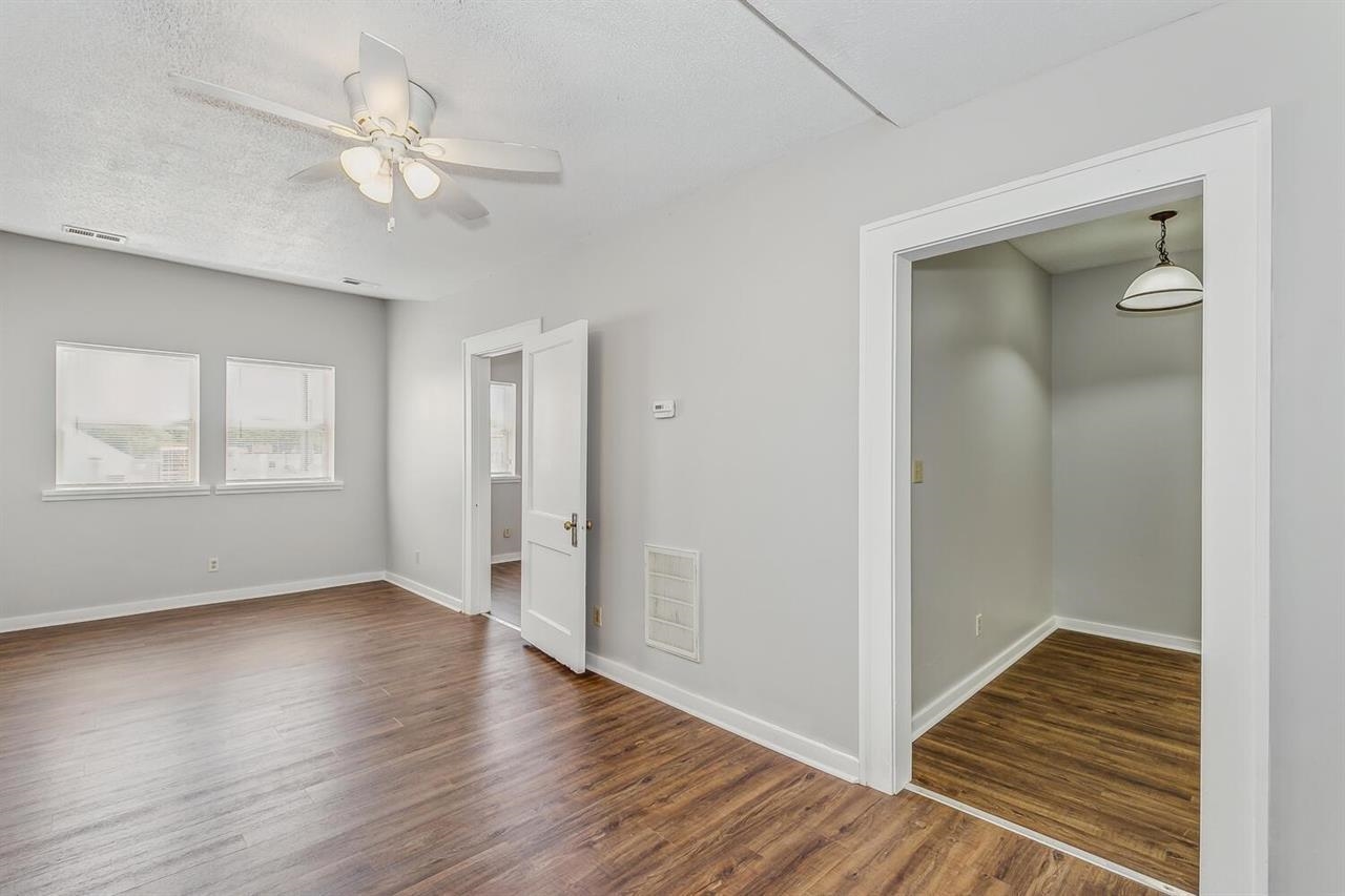 112 S Main Property Photo 18