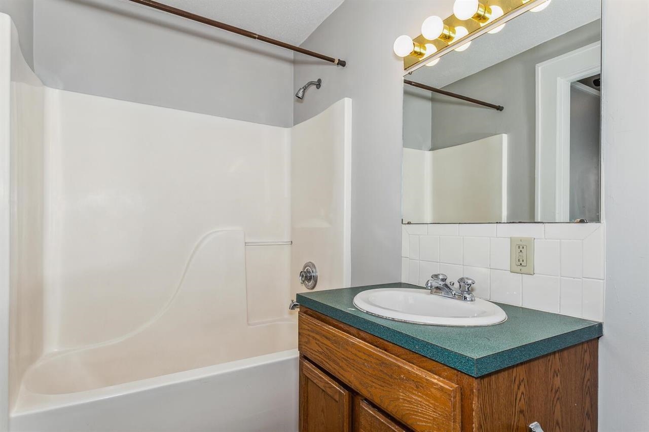 112 S Main Property Photo 20