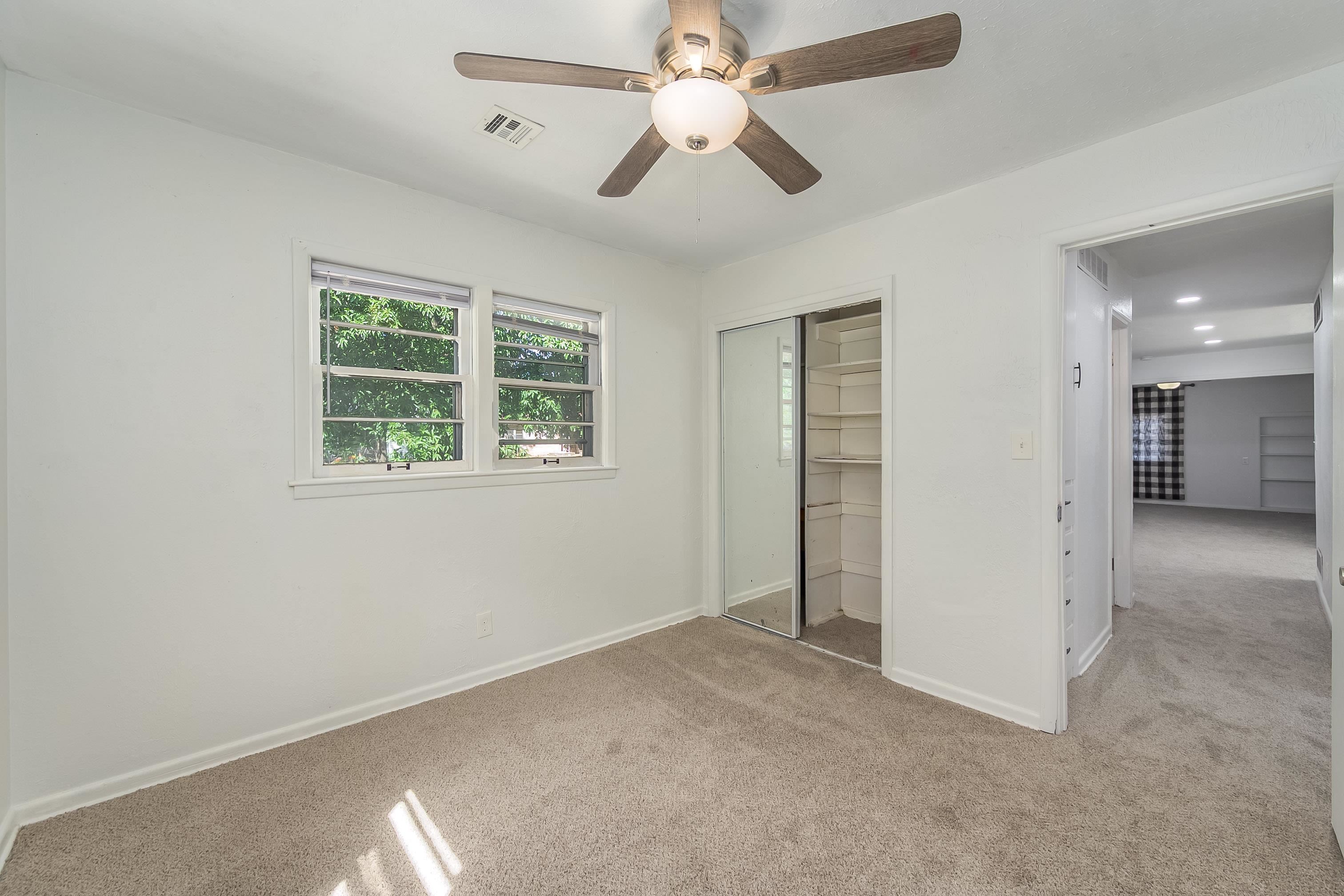 2820 S Mosley St Property Photo 25