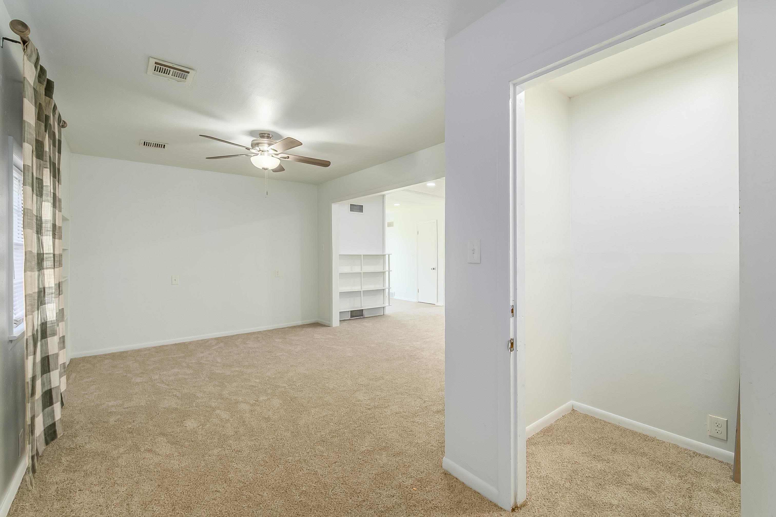 2820 S Mosley St Property Photo 31