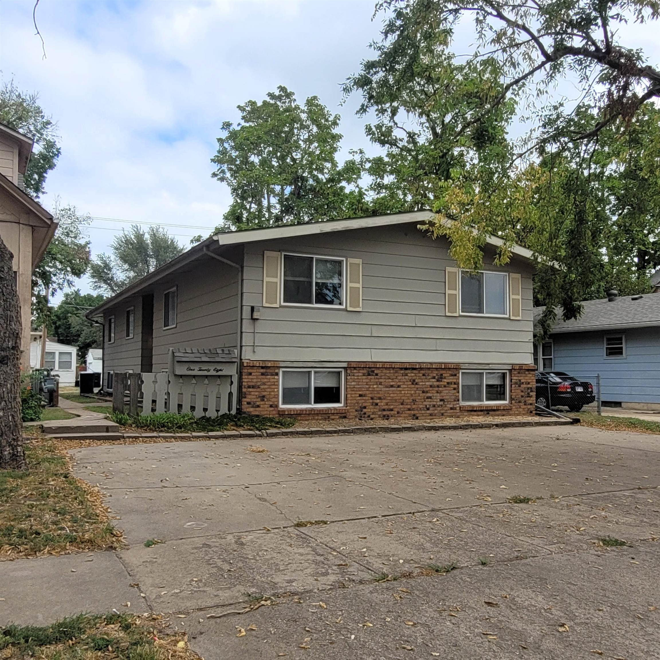 128 W Kirwin Ave Property Photo 1