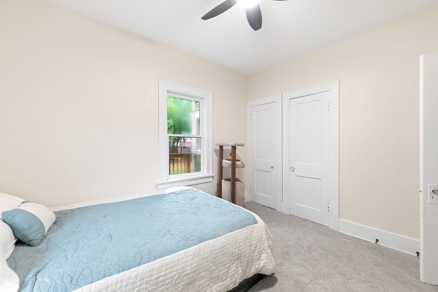 240 S Holyoke Property Photo 17