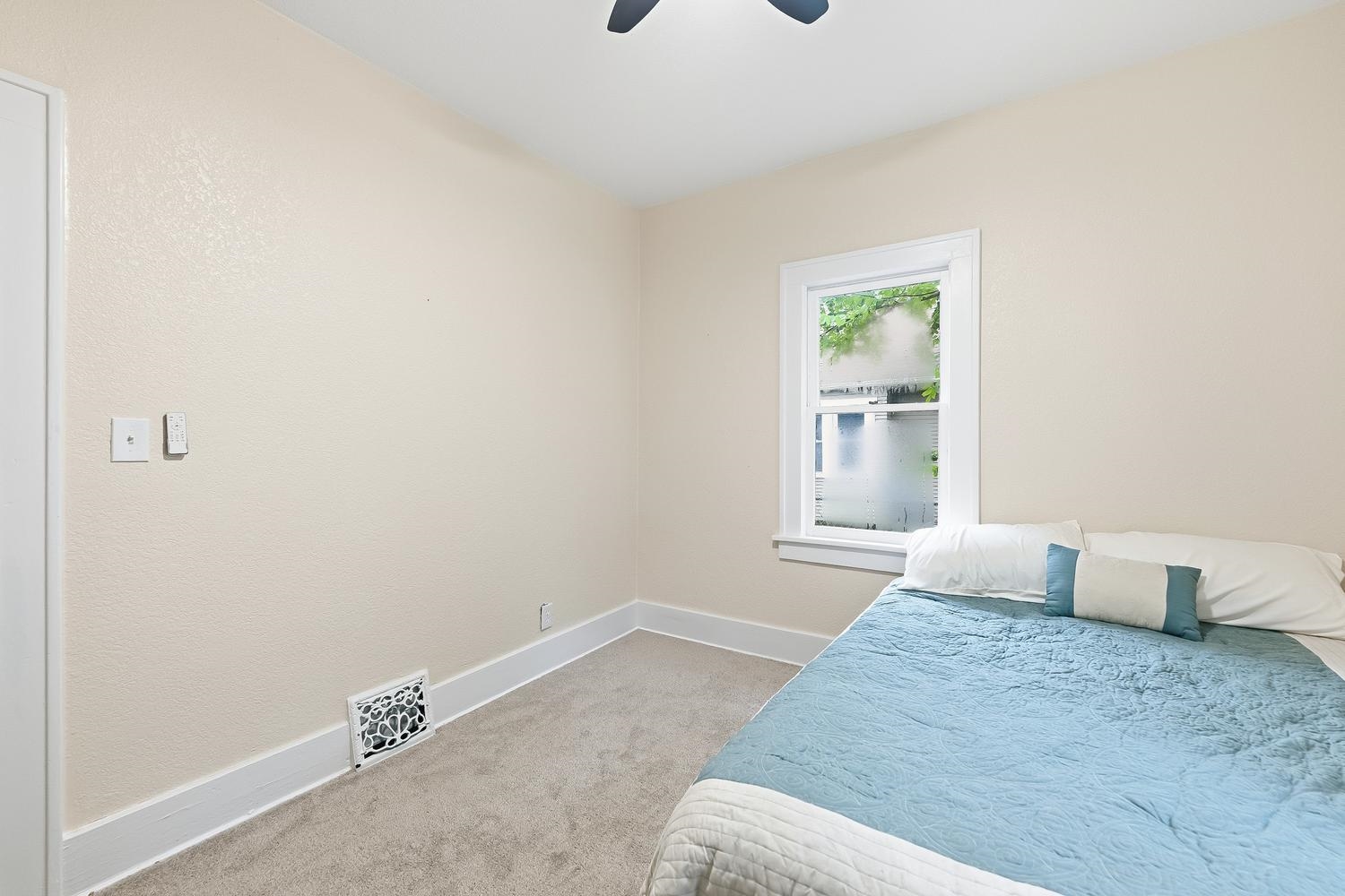 240 S Holyoke Property Photo 18