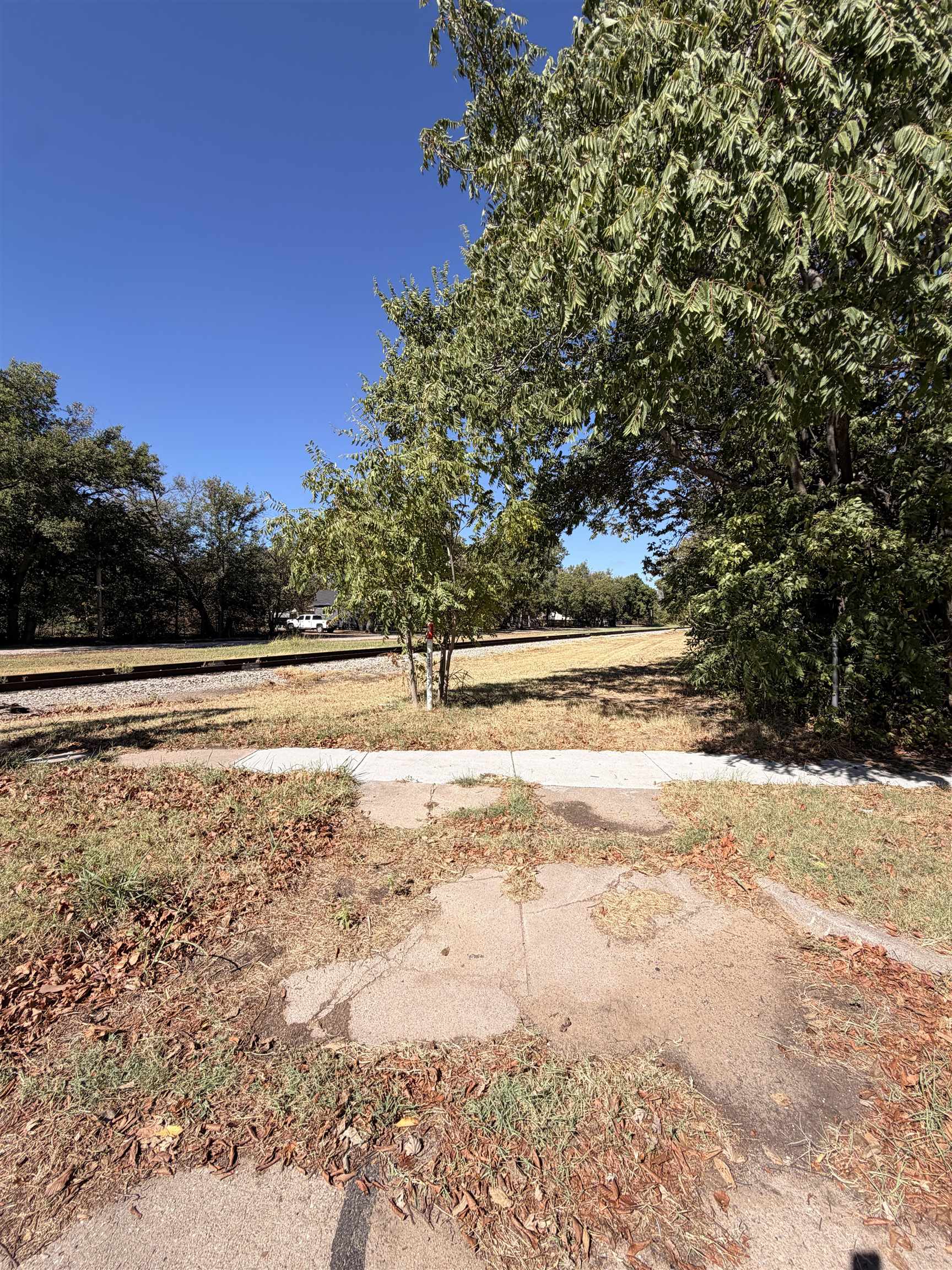 401 N Athenian Ave Property Photo 4
