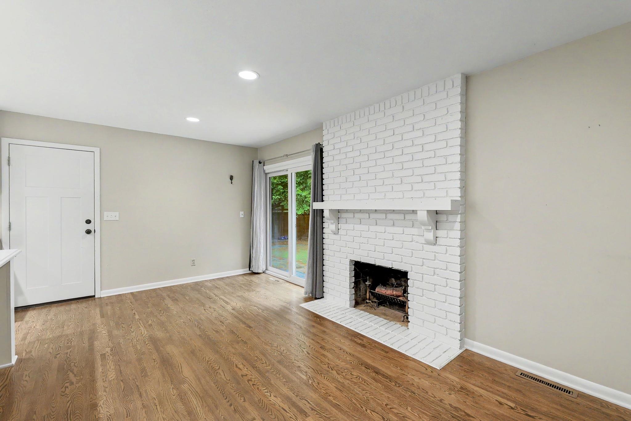 7002 E Magill Ln Property Photo 6