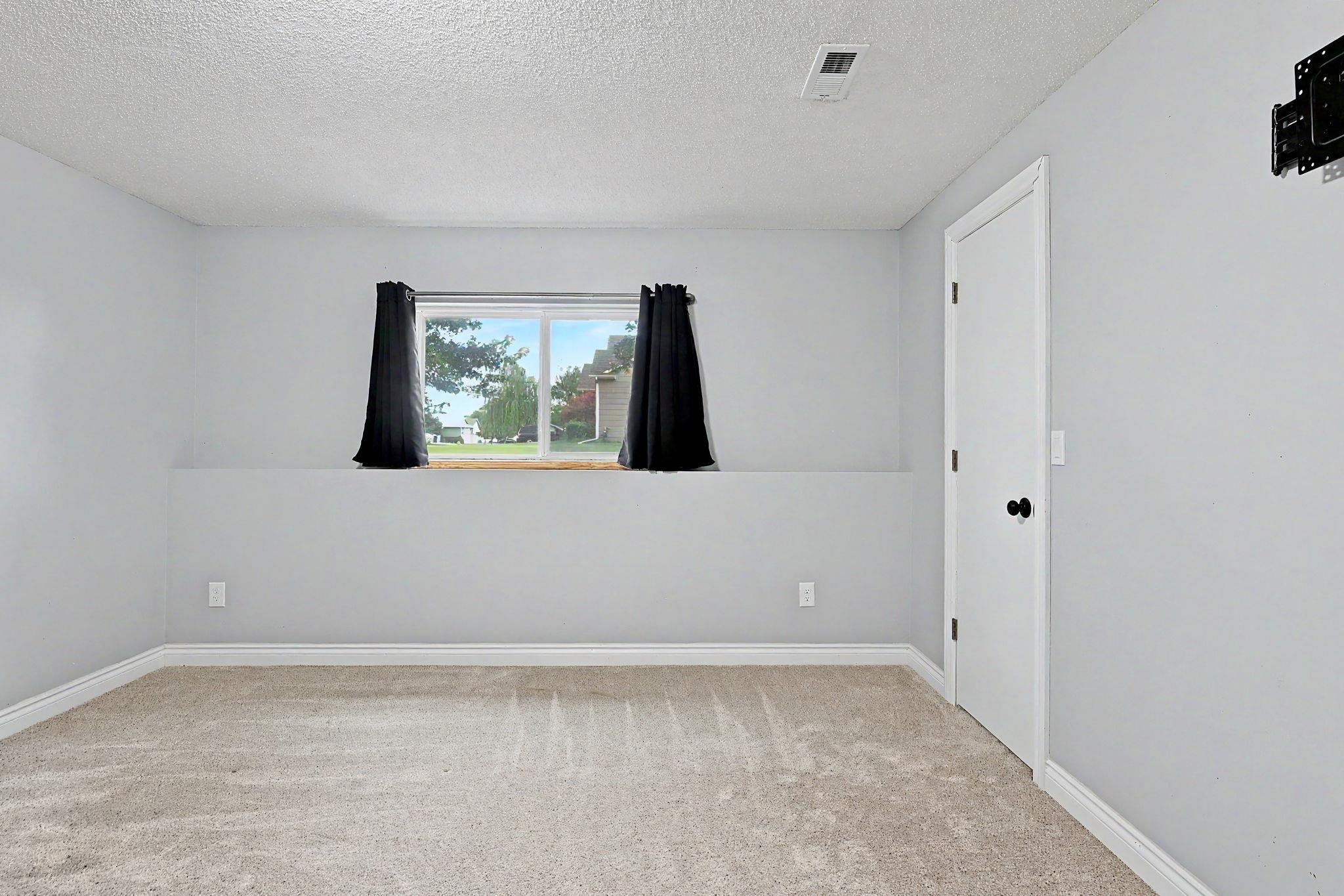 1041 S Bracken St Property Photo 26