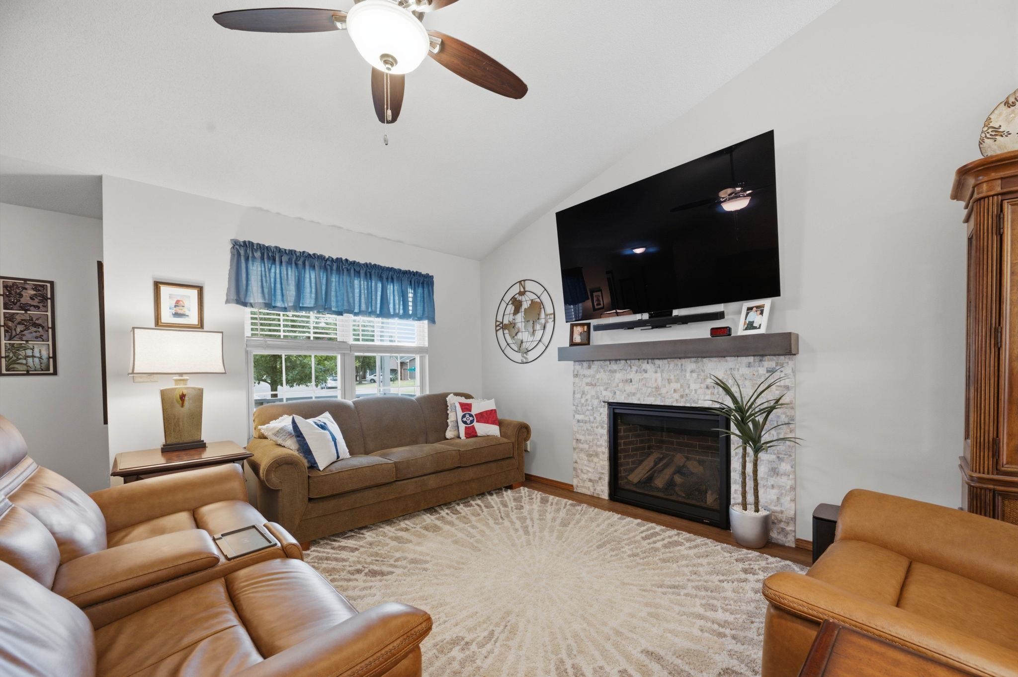 11558 W Central Park St Property Photo 4
