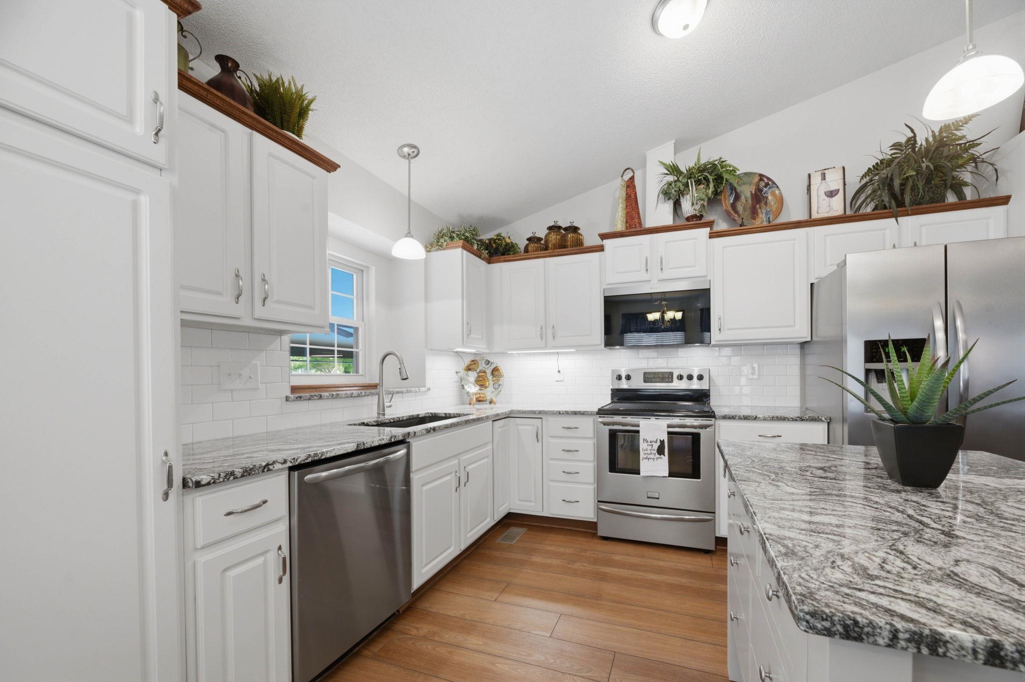 11558 W Central Park St Property Photo 8
