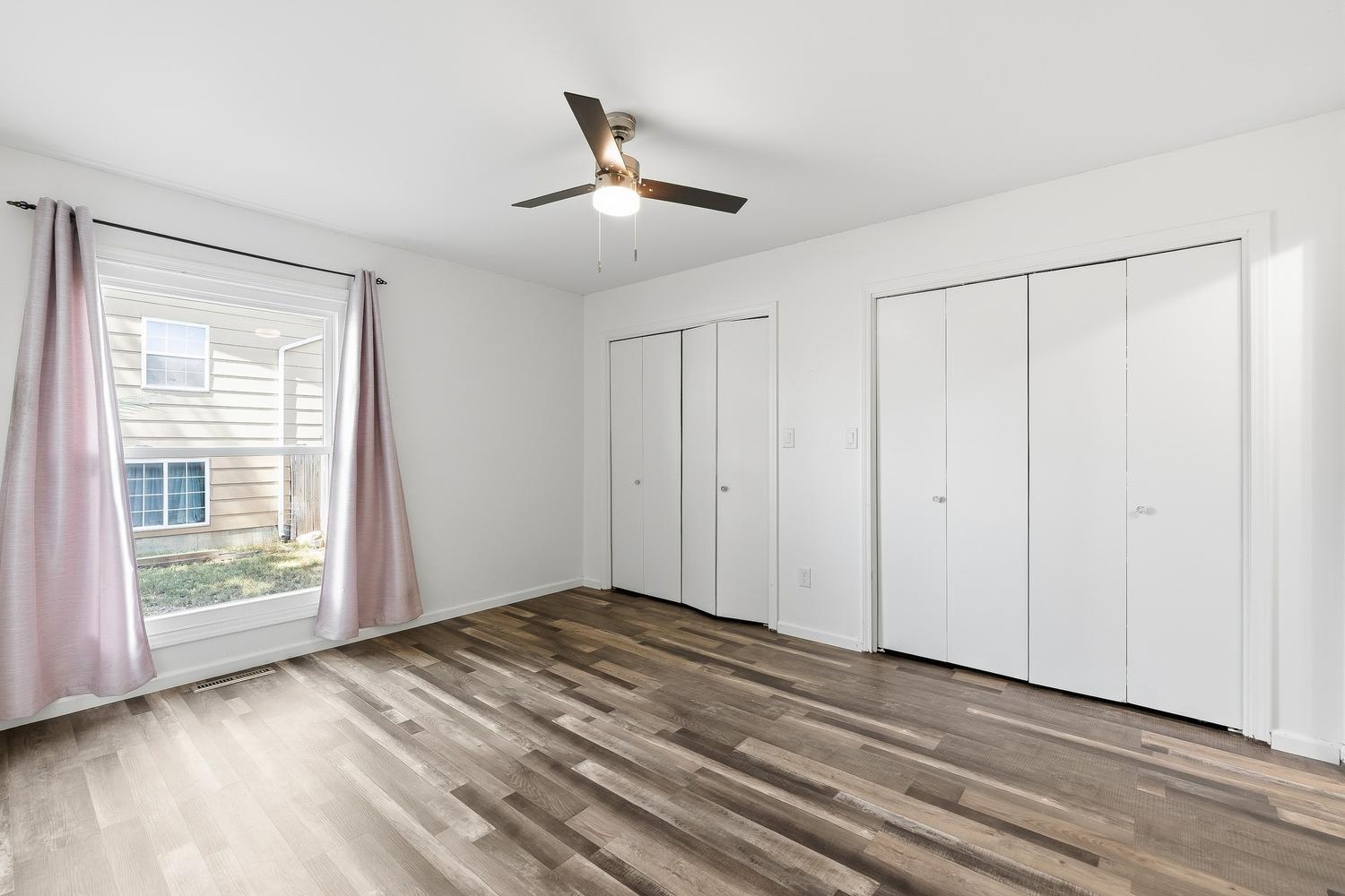 120 E Shady Brook Ln Property Photo 11