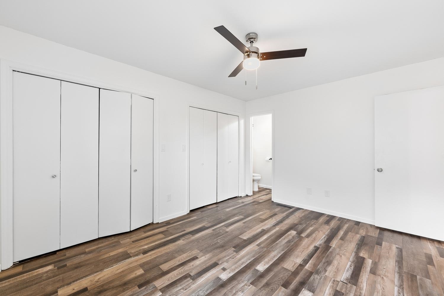 120 E Shady Brook Ln Property Photo 12