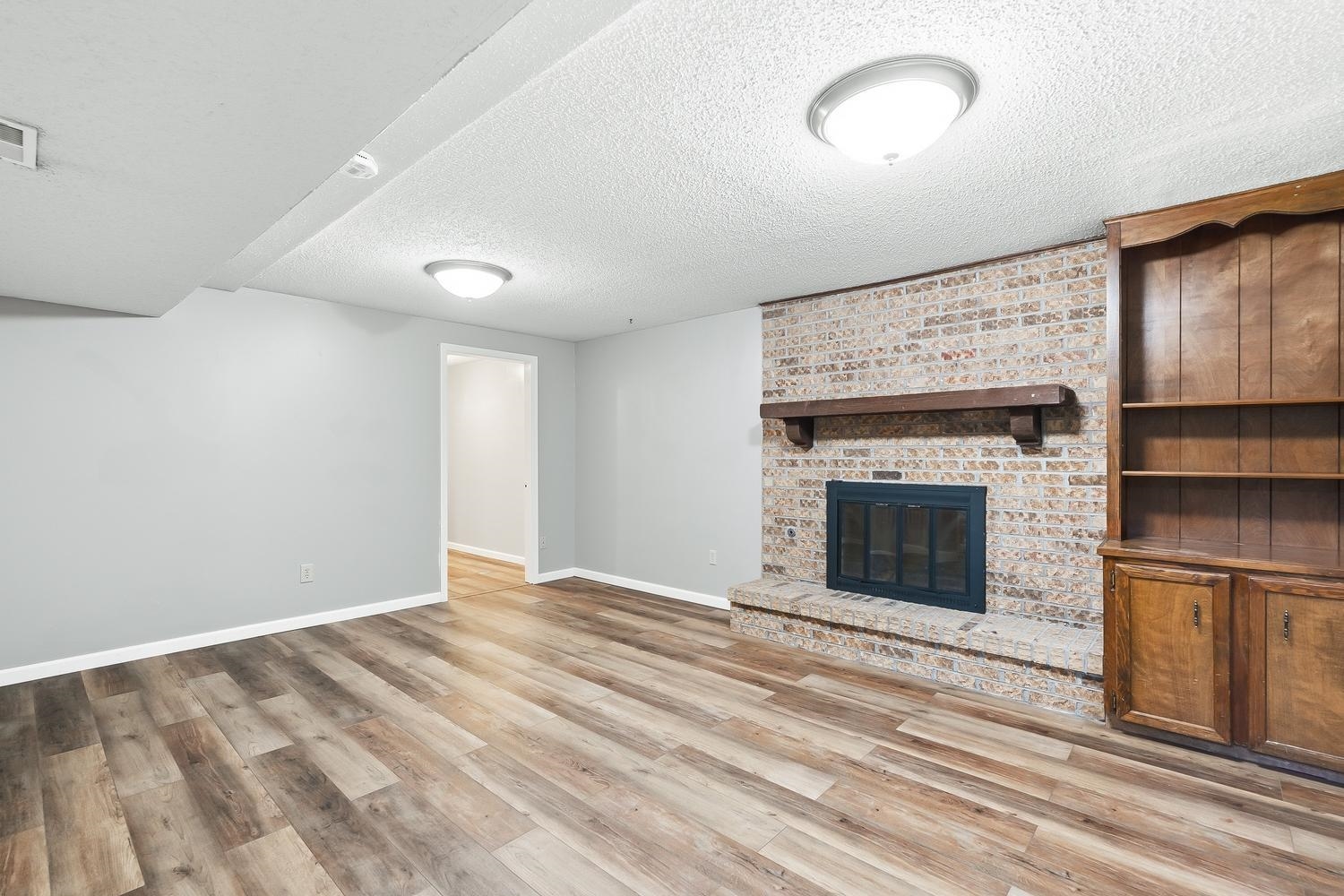 120 E Shady Brook Ln Property Photo 23