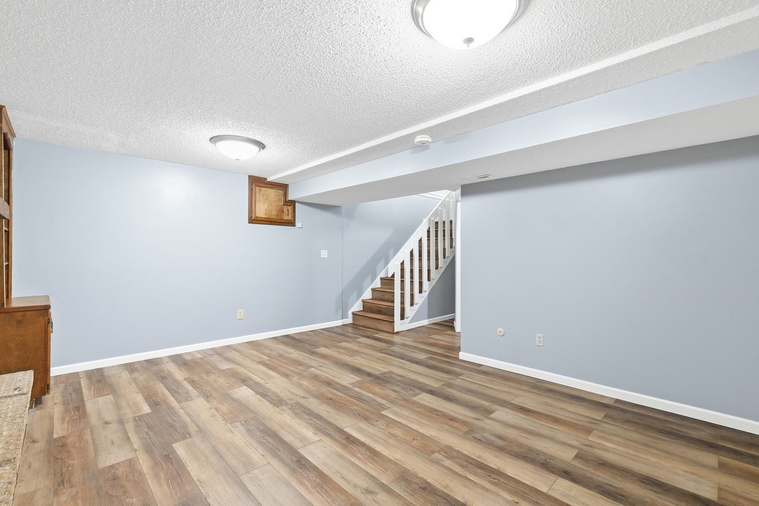 120 E Shady Brook Ln Property Photo 24